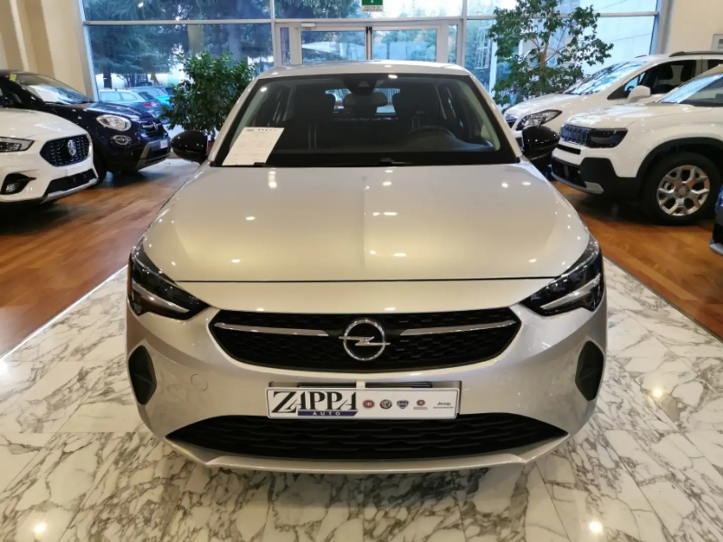 Opel Corsa 1.2 Design & Tech Grau - 2