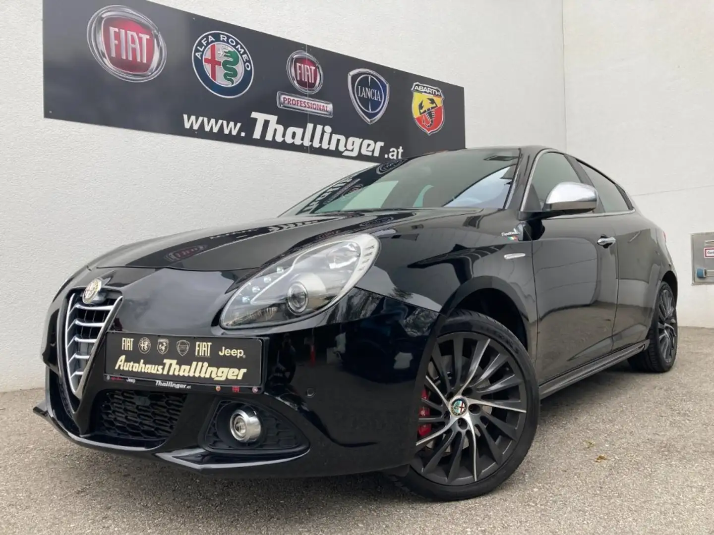 Alfa Romeo Giulietta Distinctive 2,0 JTDM-2 150 PS Schwarz - 1