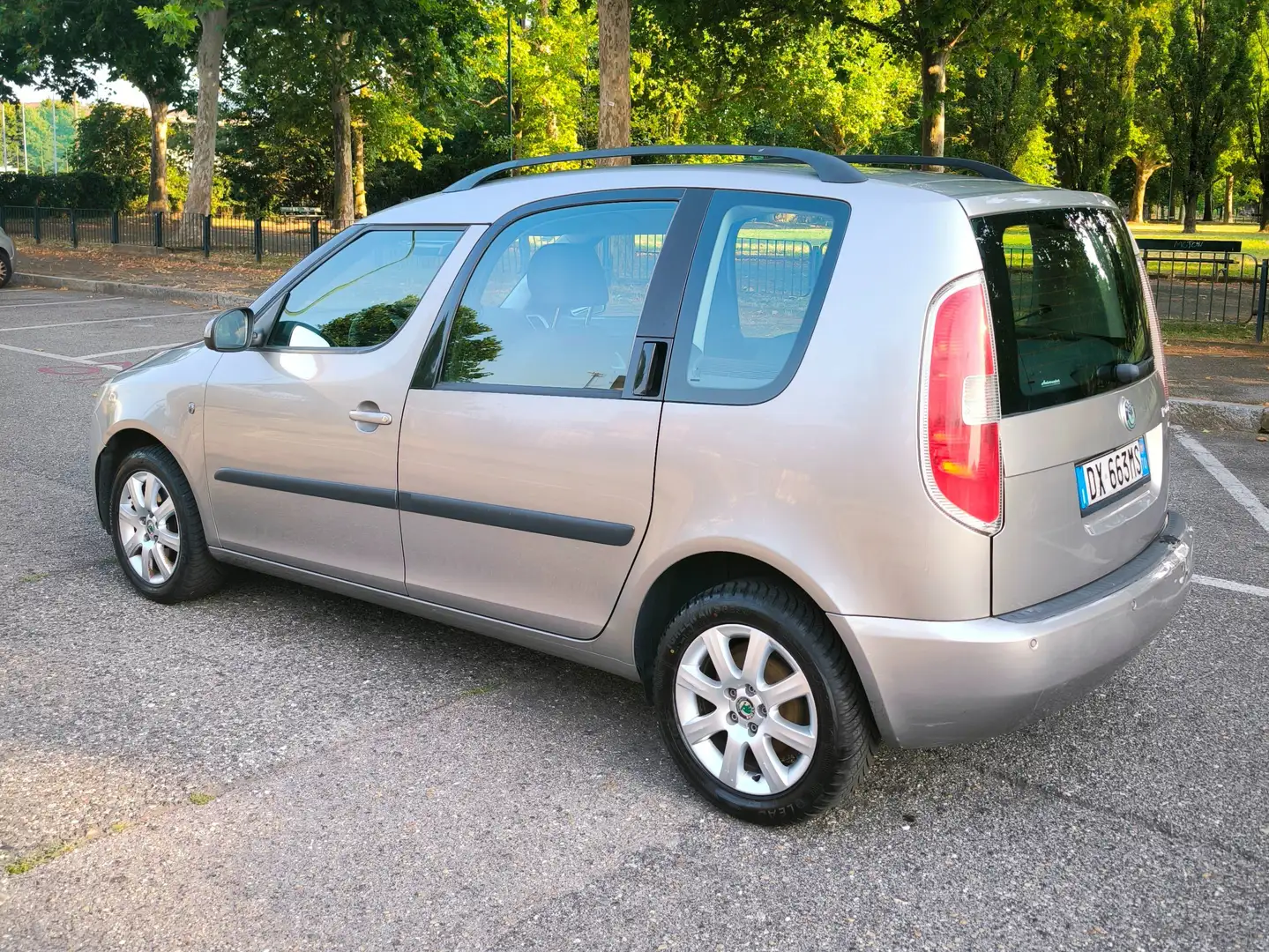 Skoda Roomster Roomster  1.4 tdi Style c/esp 70cv Grigio - 2