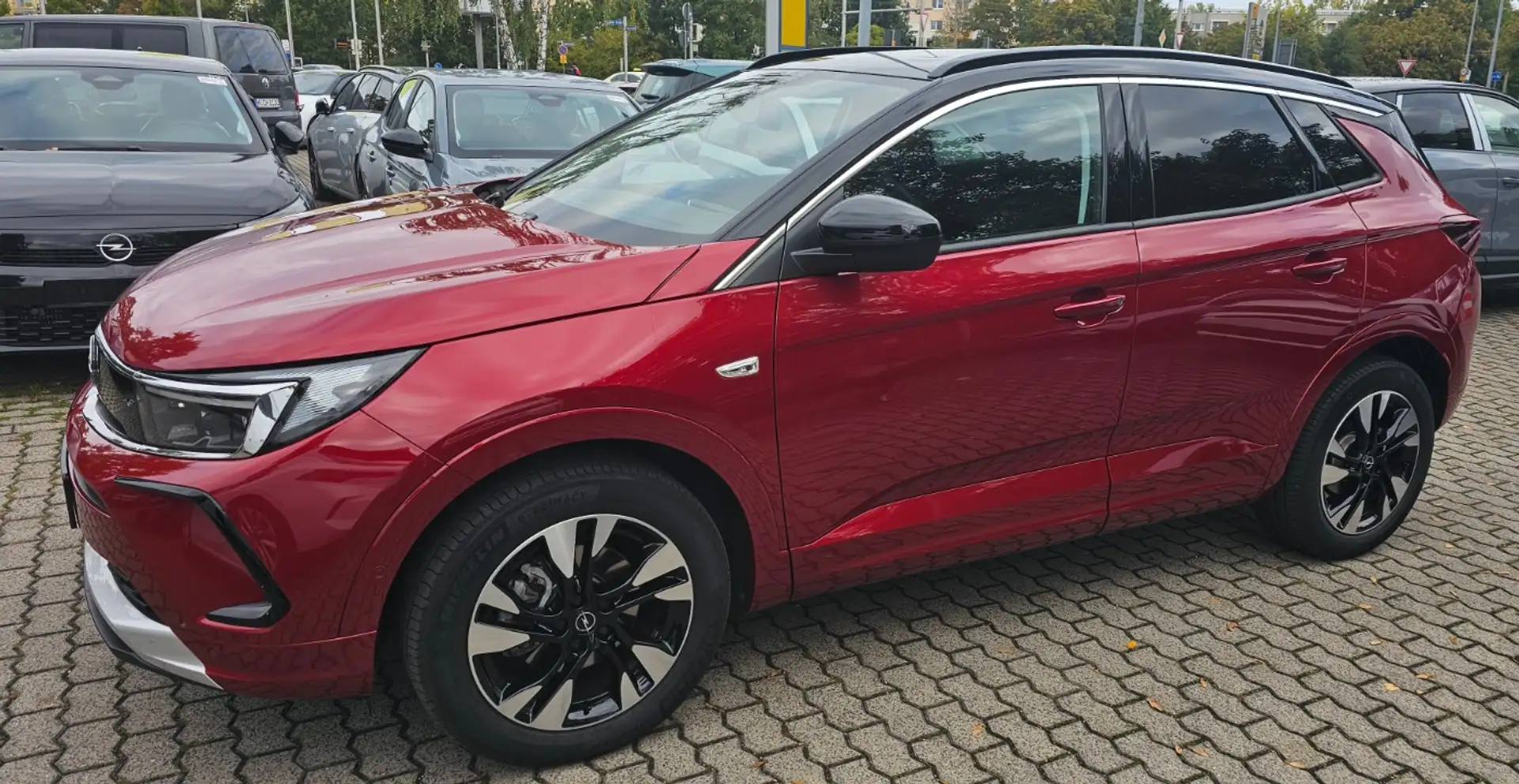 Opel Grandland 1.2 Turbo ACC+LED+Navi+360+LM Rood - 1