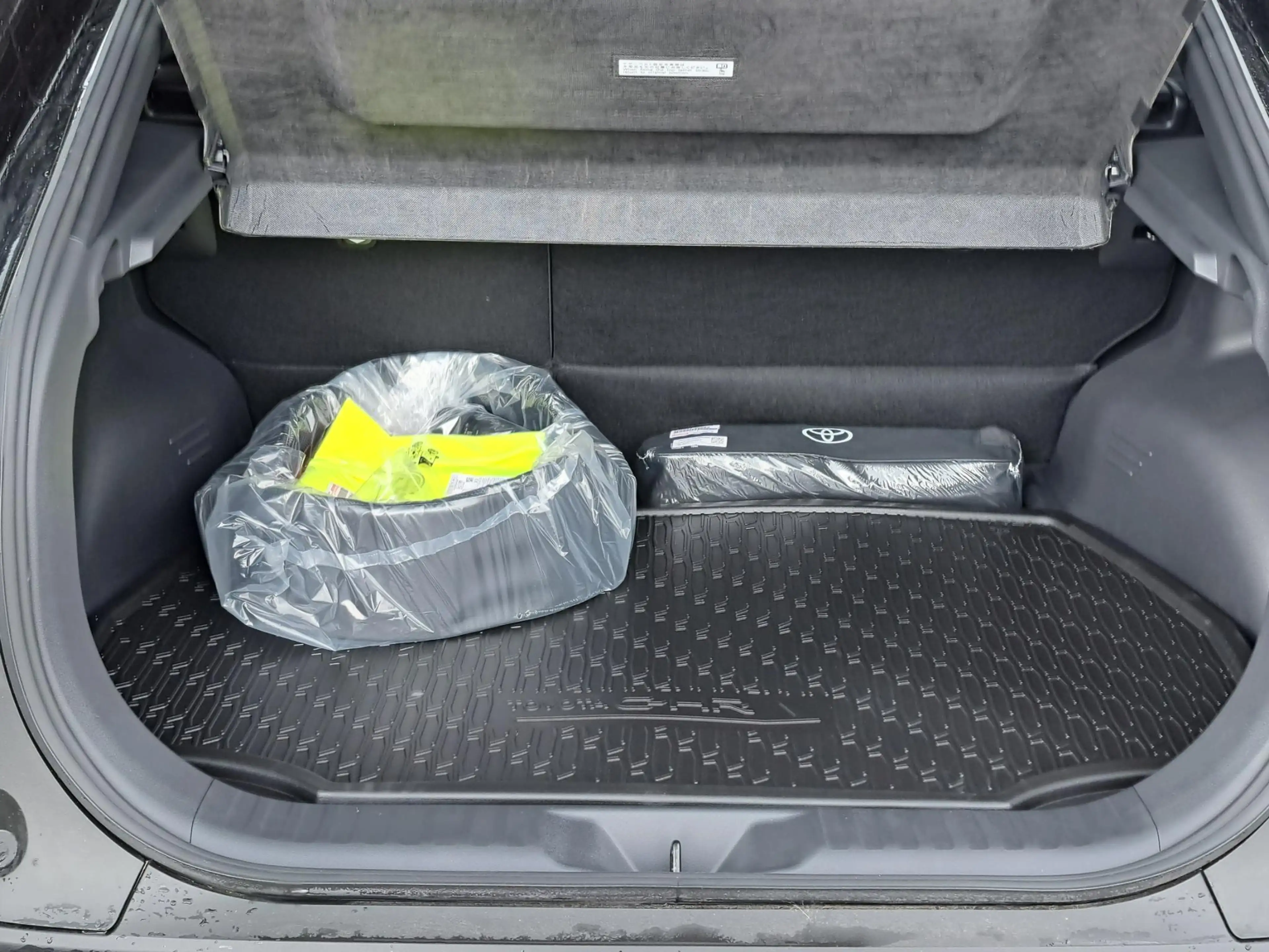Toyota C-HR+ Executive AWD 77 kWh NIEUW & DIRECT LEVERBAAR! PAN — photo 23
