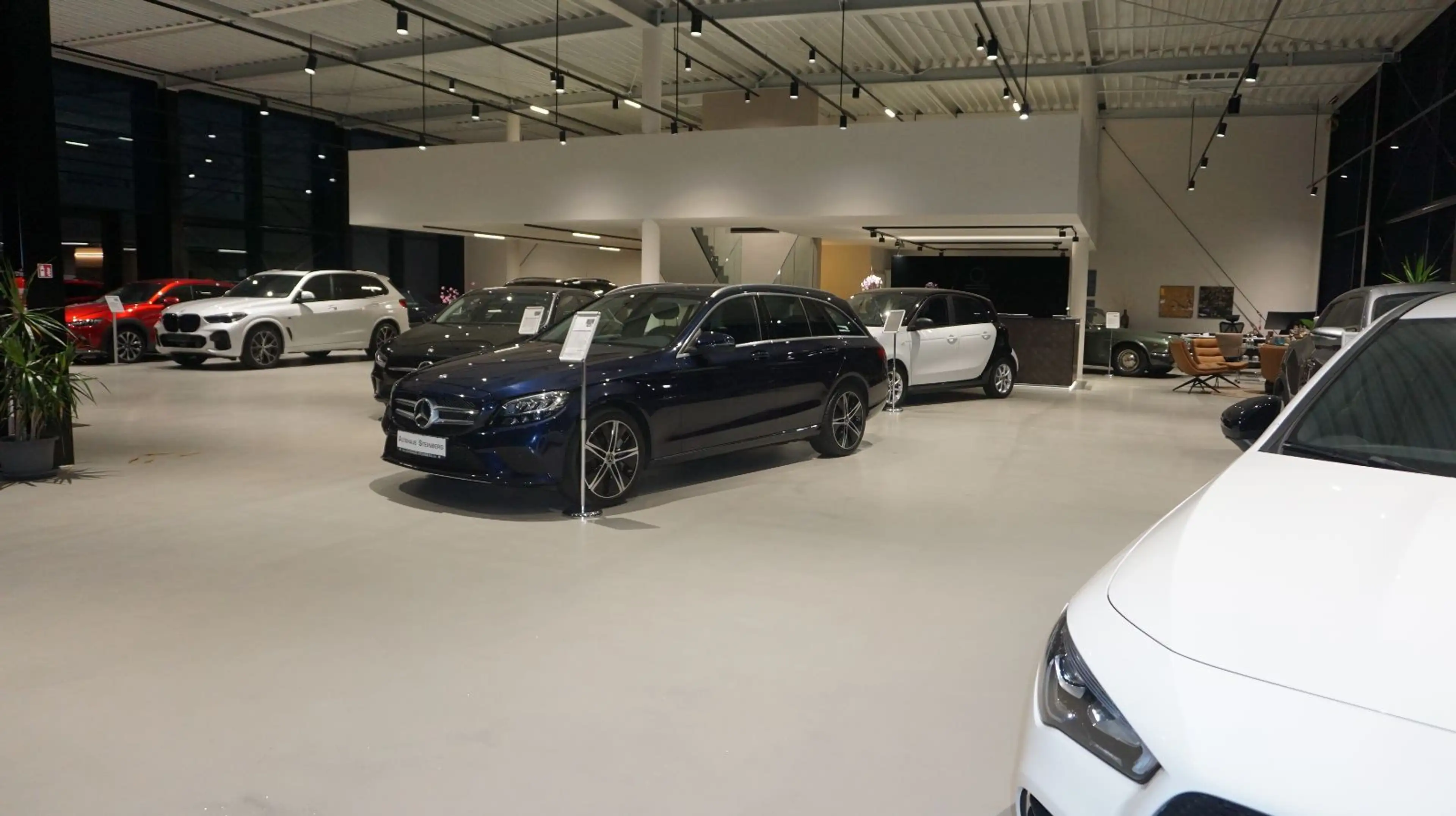 Mercedes-Benz B 180 AUTOMATIK+KAMERA+BI XENON+SHZ+PDC+TEMPOMAT — photo 6
