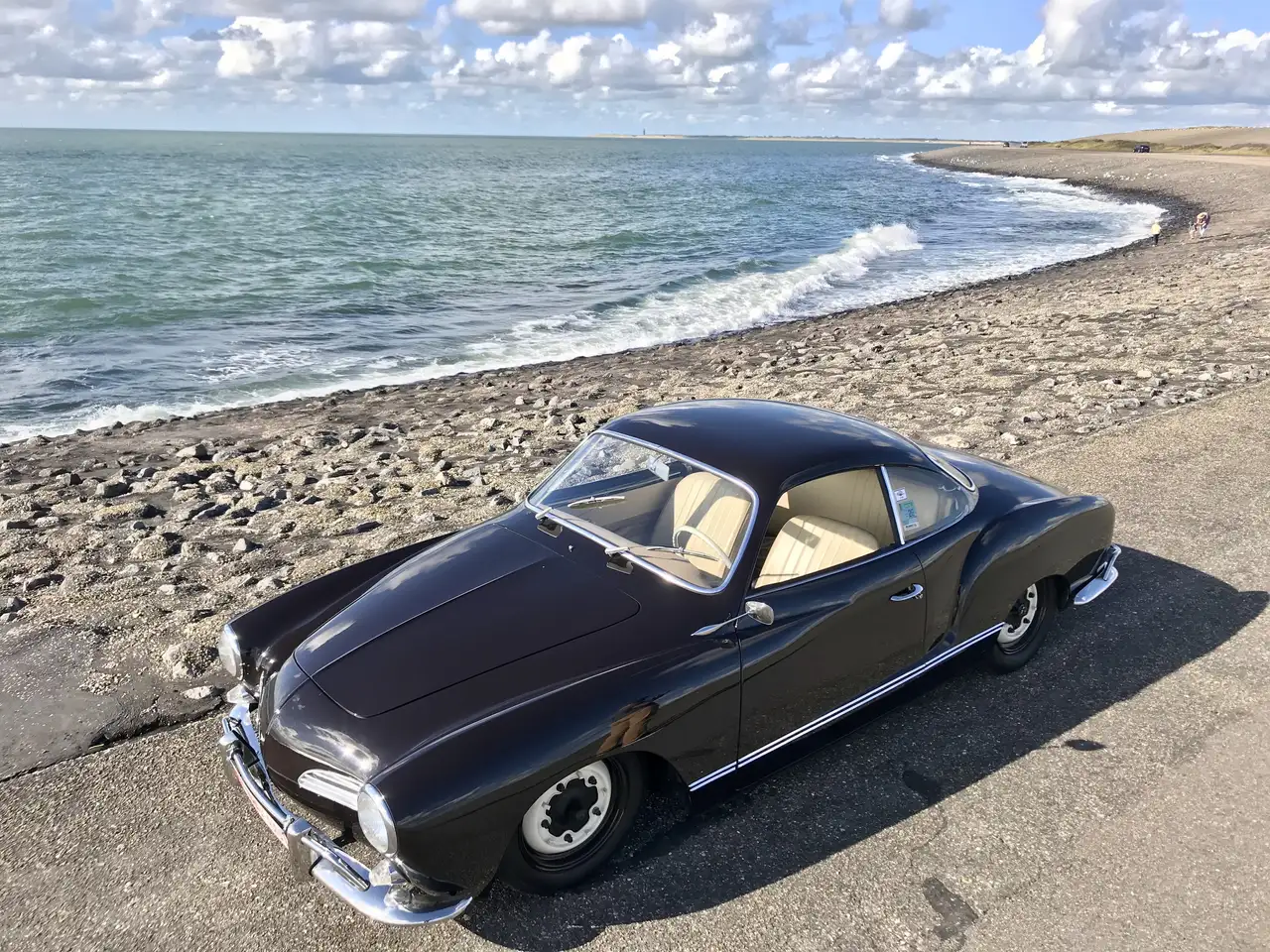 Volkswagen Karmann Ghia Oldtimer, foto 1