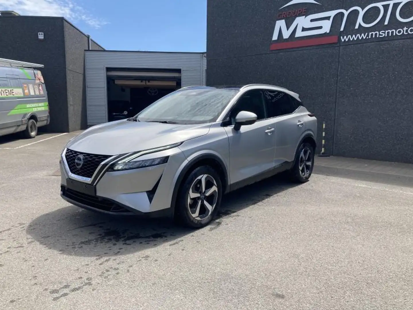 Nissan Qashqai Mild-Hybrid 140 N-CONNECTA 2WD Gris - 1