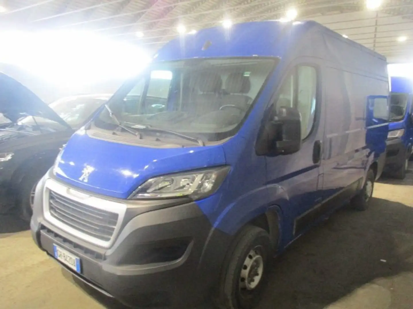 Peugeot Boxer 330 2.2 BlueHDi 140 S&S PM-TN Furgone Azul - 1