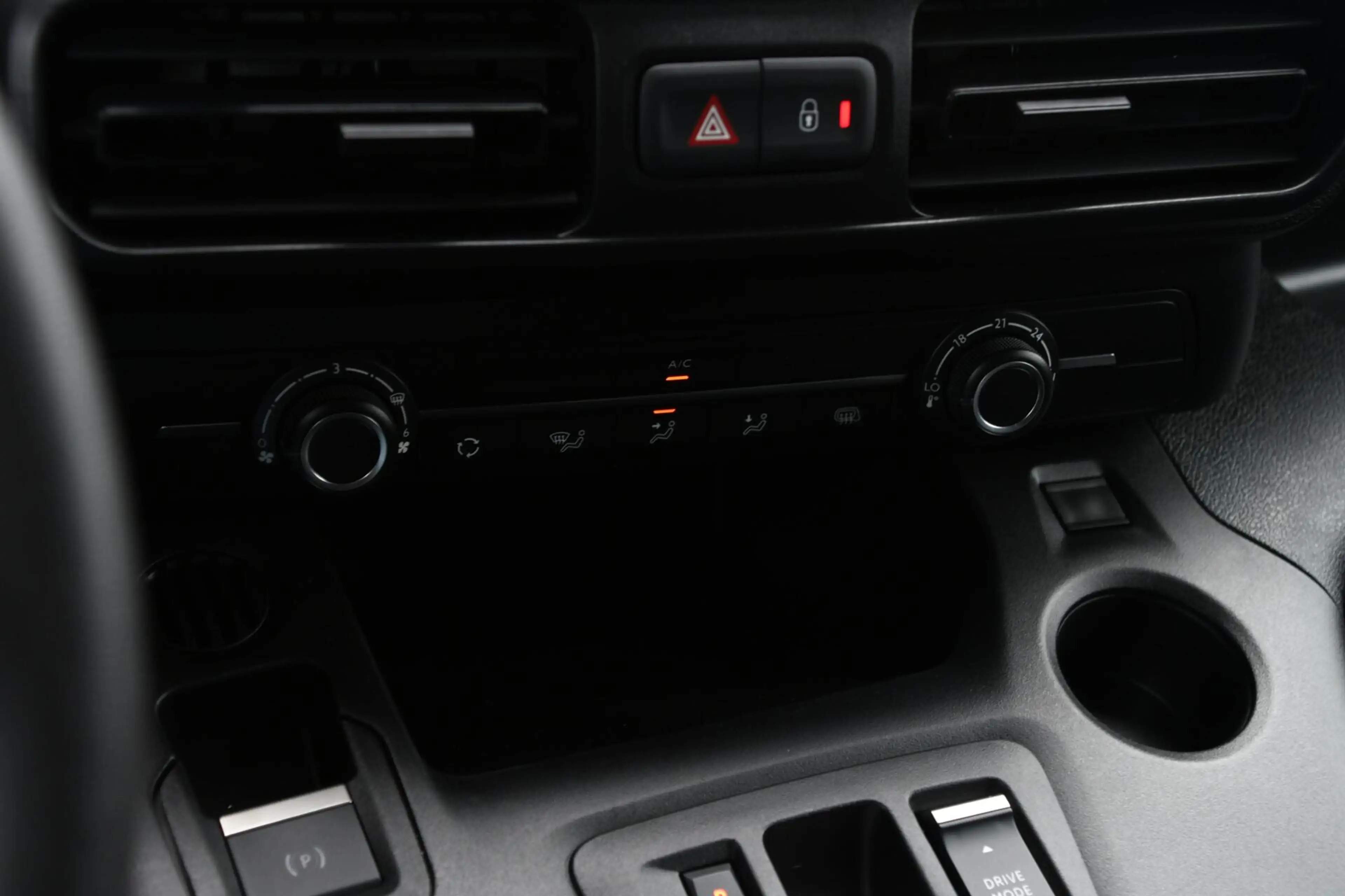 Opel Combo-e L1H1 Edition 50 kWh | SOH 92,38% — photo 23