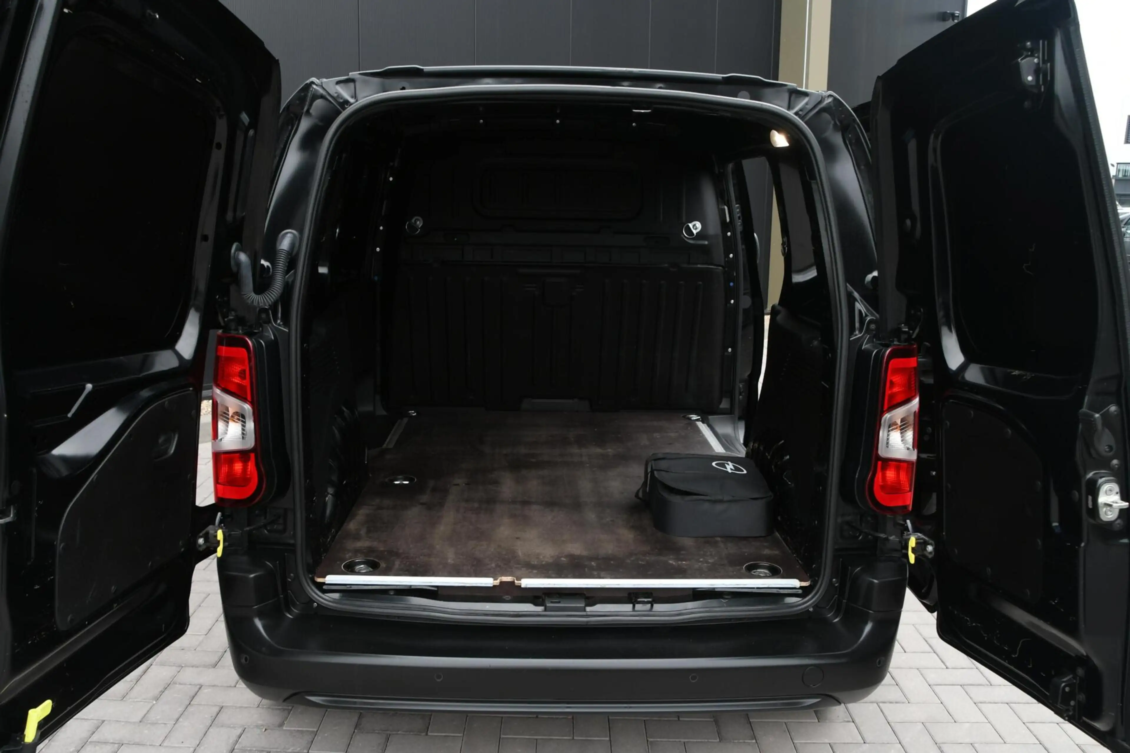 Opel Combo-e L1H1 Edition 50 kWh | SOH 92,38% — photo 11