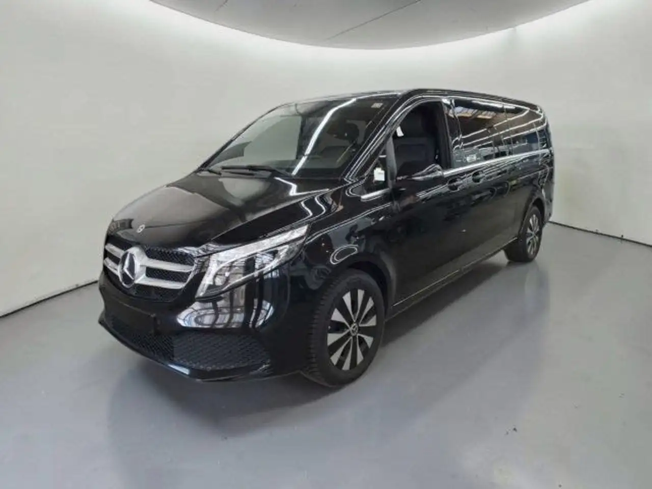 Mercedes-Benz V 300 d 4M Extralang 2x SCHIEBE*RÜCKKAM*INTI-LIGH — photo 1 of 10