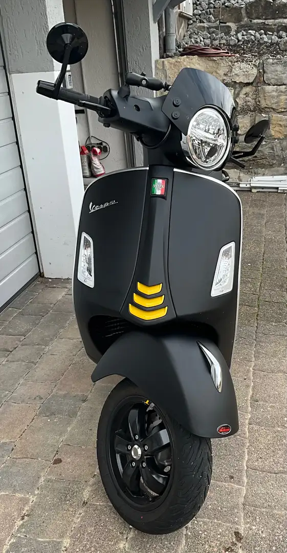 Vespa GTS Super Tech 300 Negru - 2