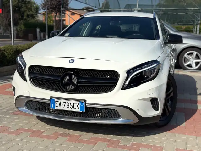 Mercedes-Benz GLA 200 GLA 200 CDI Automatic Sport