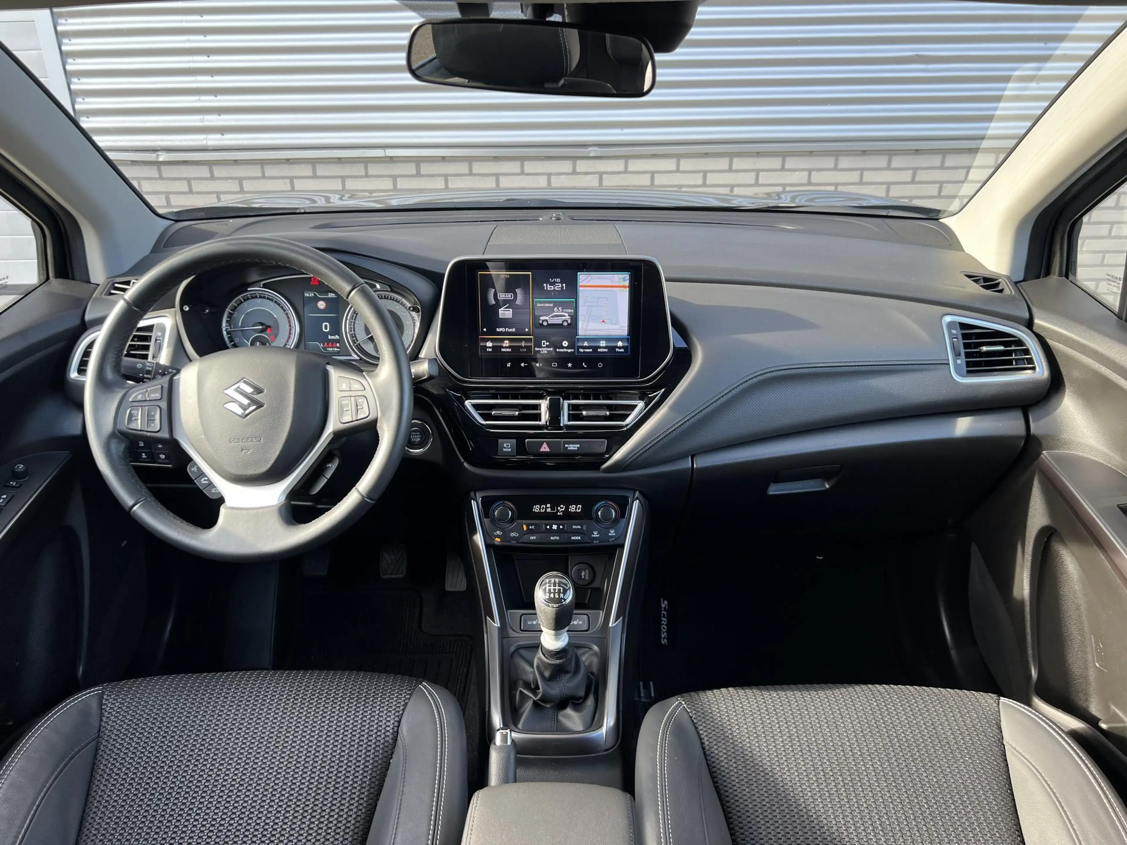 Suzuki S-Cross 1.4 Boosterjet Style Smart Hybrid | NL auto | Appl — photo 17