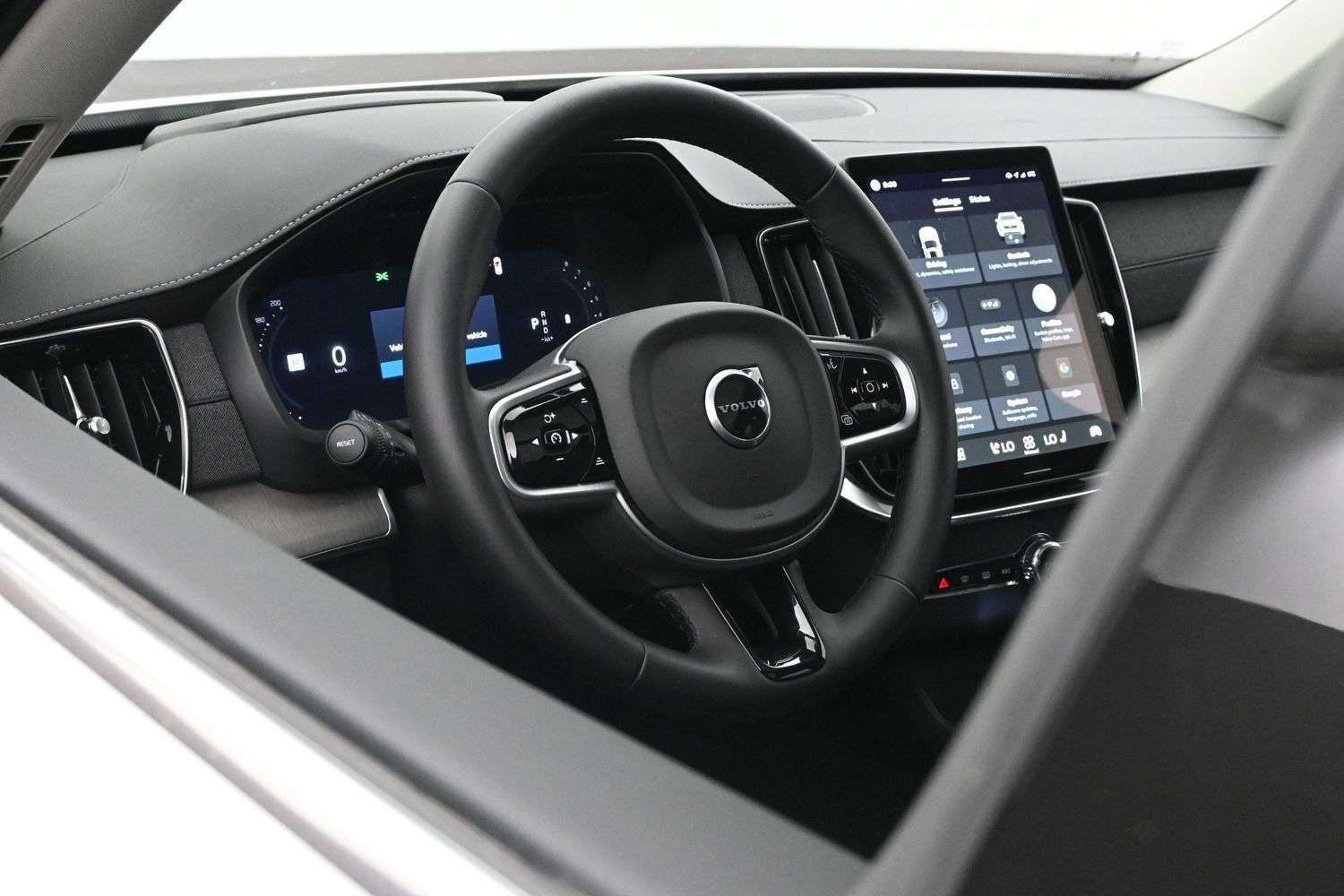 2026 Volvo XC90 Ultra Bright B6 Heads Up Display | Harmon/Kardon A — снимка 1