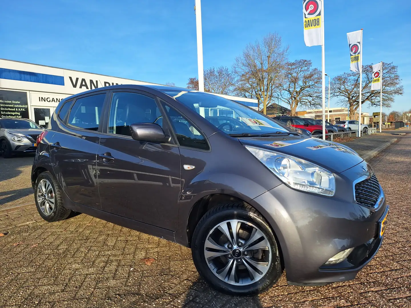 Kia Venga 1.4 CVVT First Edition (trekhaak) Gris - 1