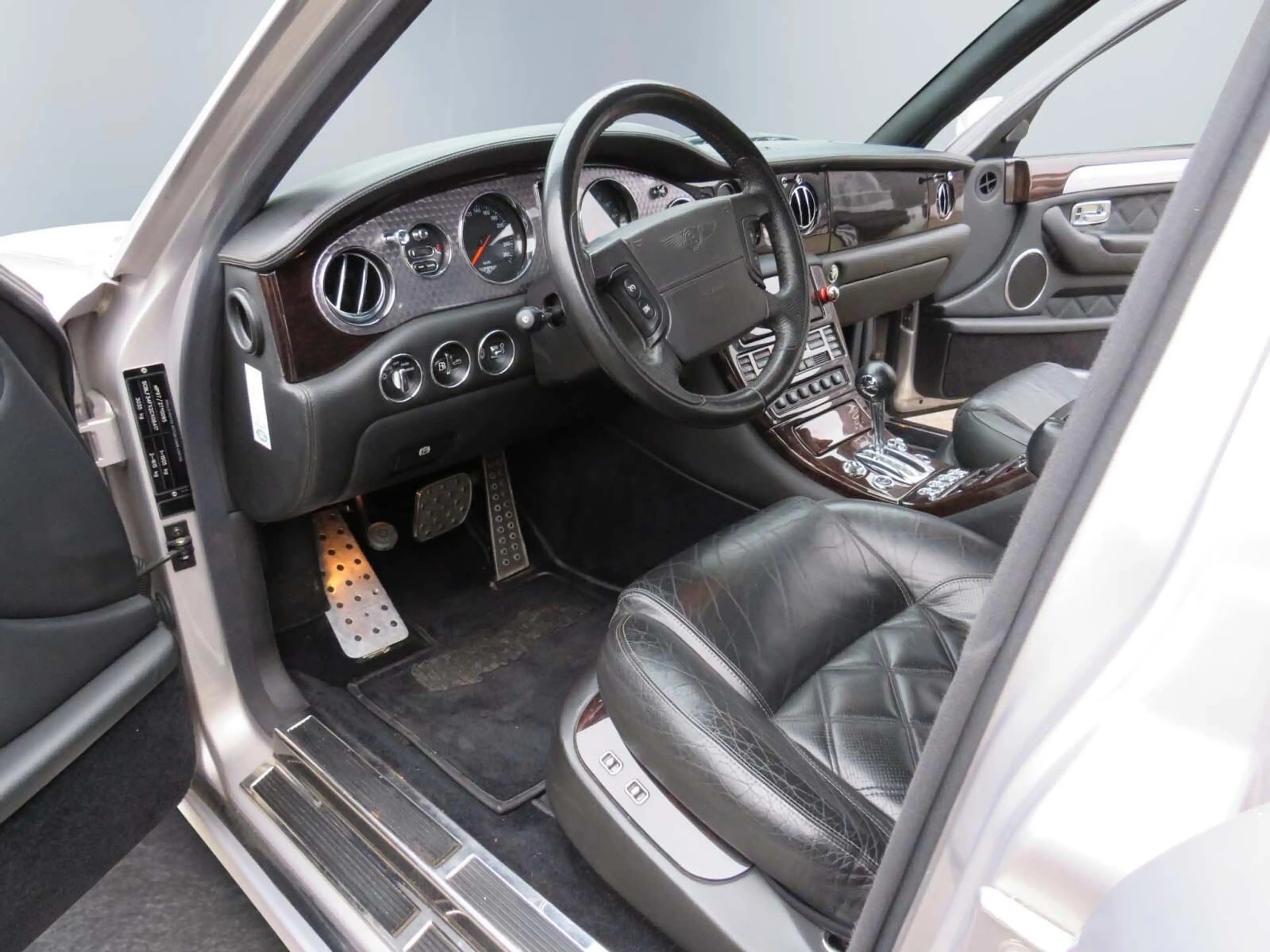 Bentley Arnage 6.8 V8 T — photo 9