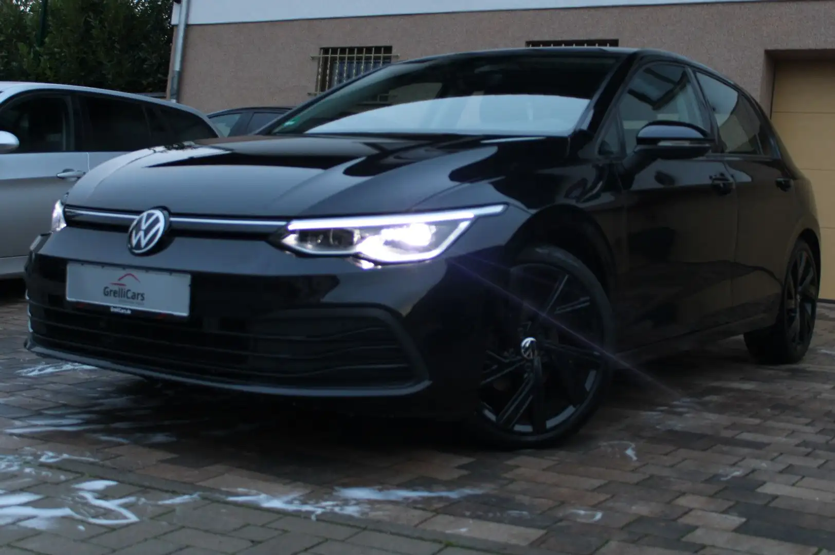 Volkswagen Golf VIII Lim. Life°LED°STDHZ°AHK°H&K Schwarz - 2