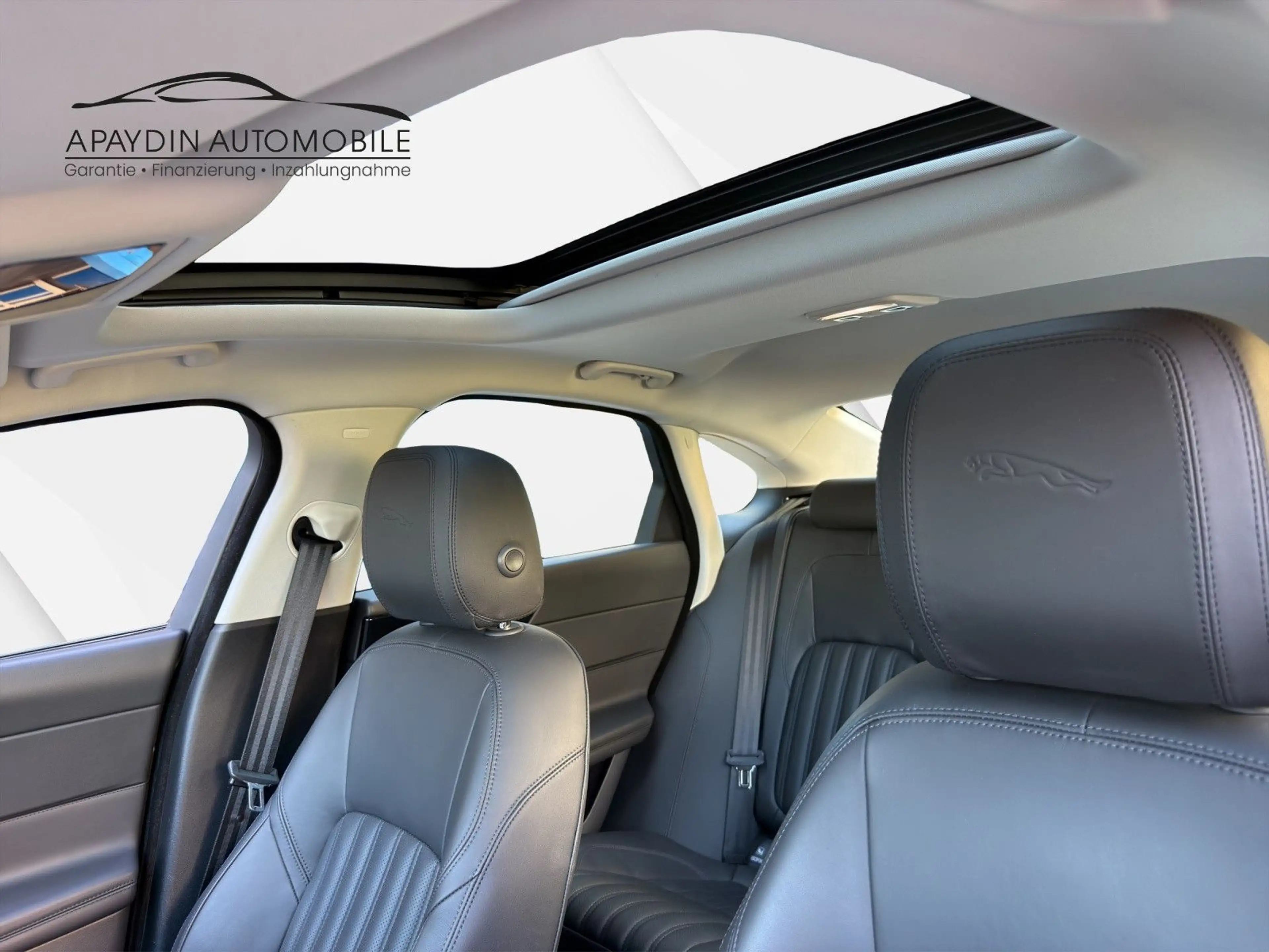 Jaguar XF Portfolio 25 AWD PANO/ACC/LEDER/WiP/15.000 KM — photo 30