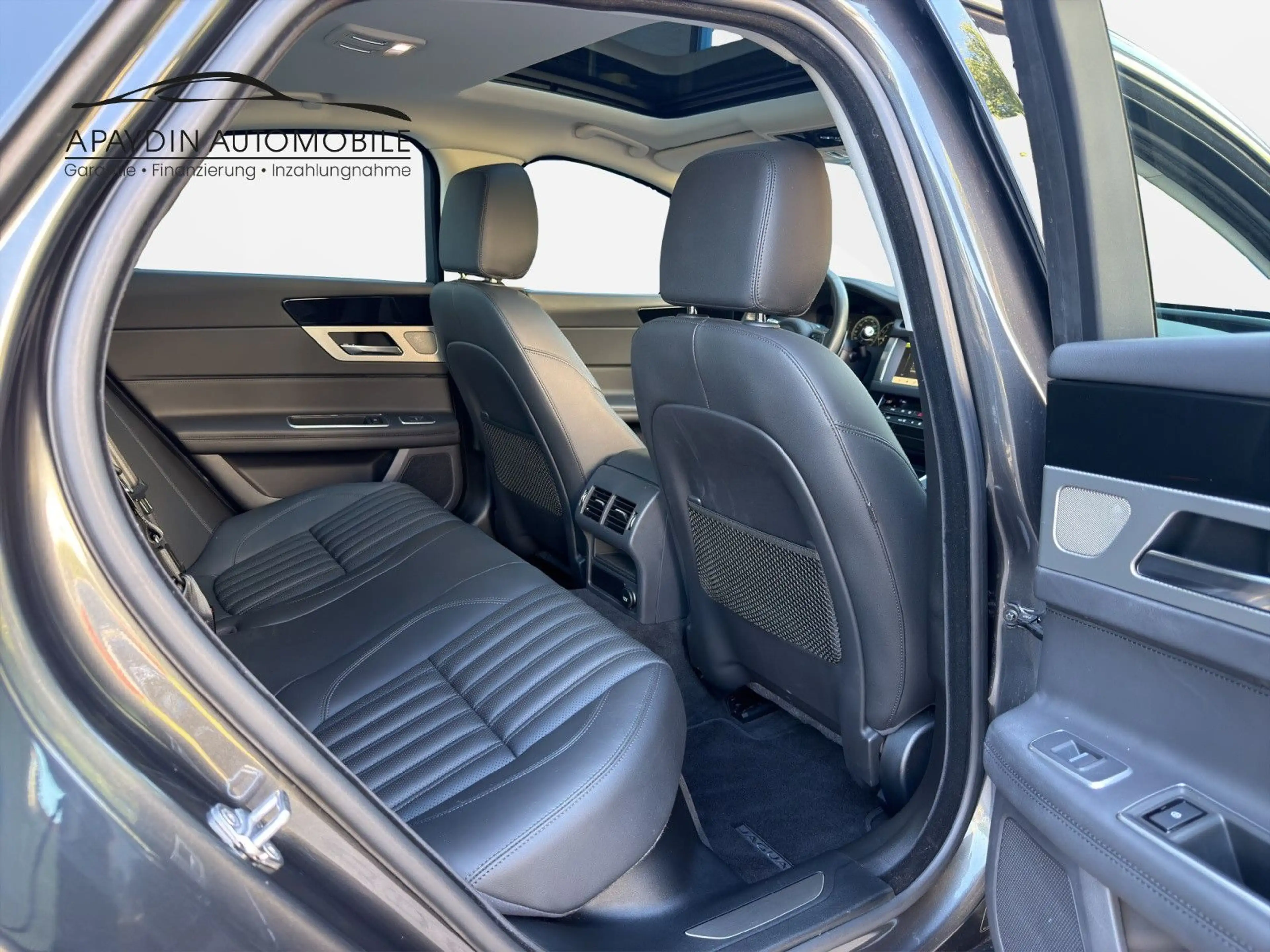 Jaguar XF Portfolio 25 AWD PANO/ACC/LEDER/WiP/15.000 KM — photo 16