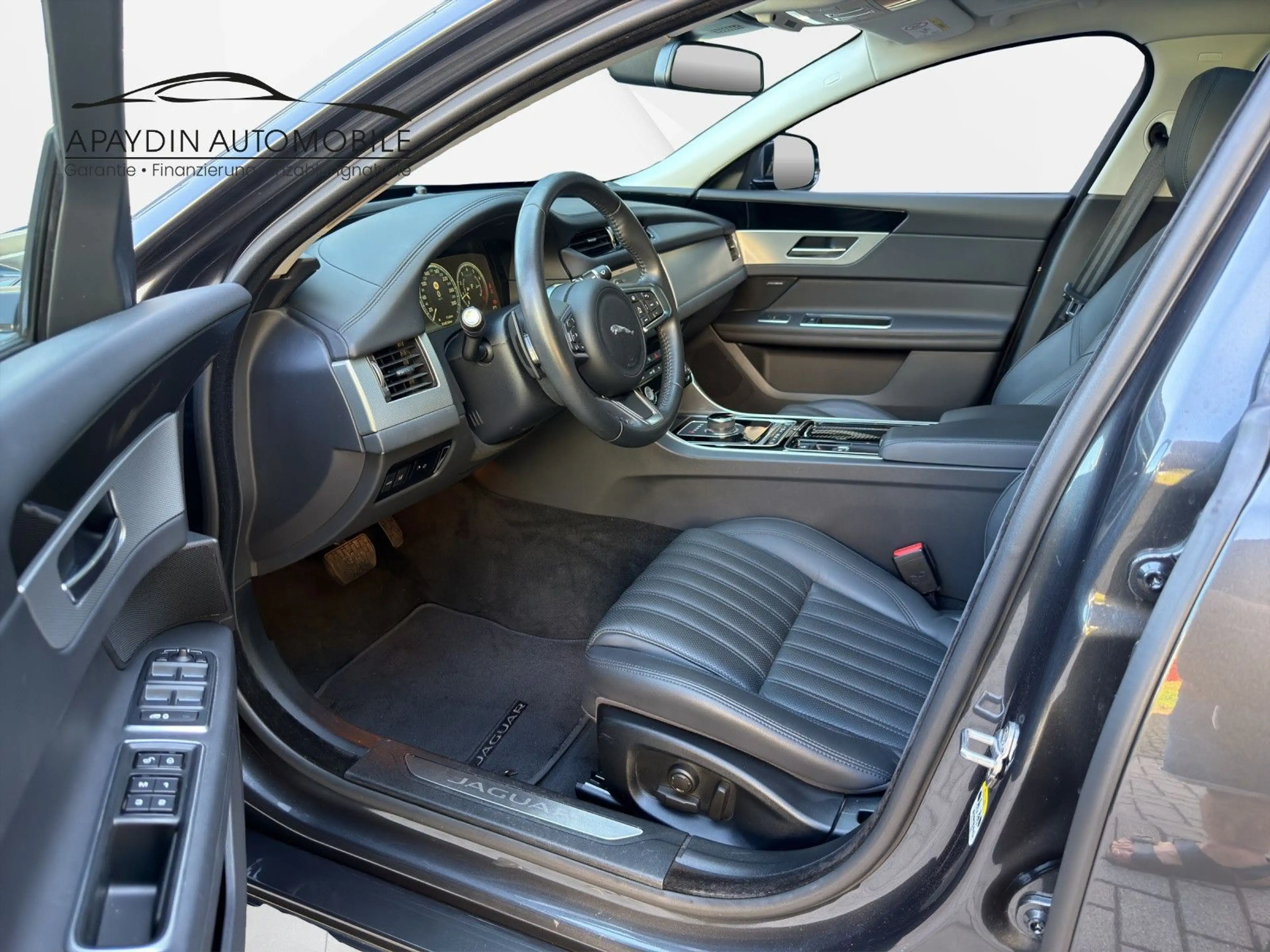 Jaguar XF Portfolio 25 AWD PANO/ACC/LEDER/WiP/15.000 KM — photo 21