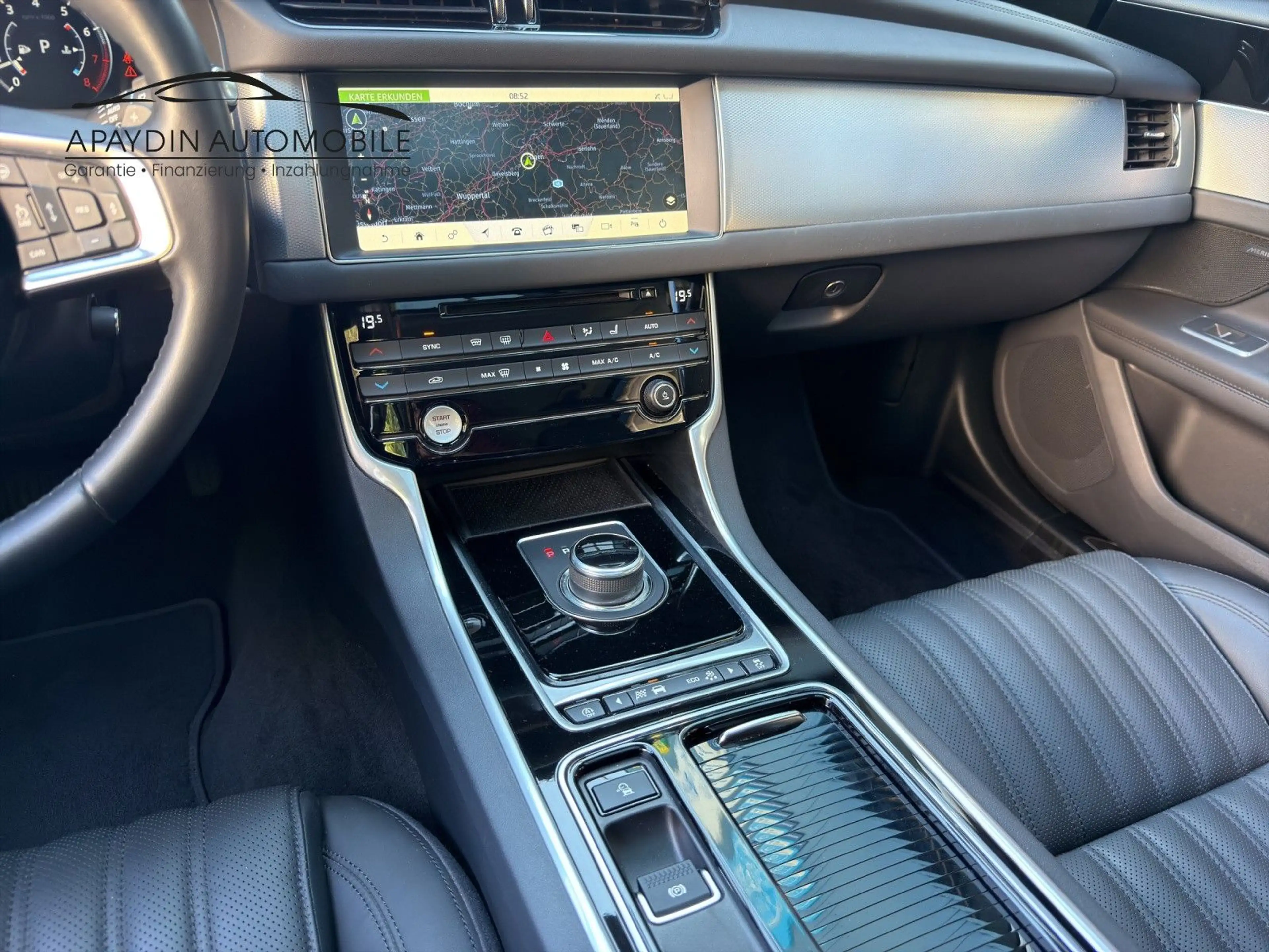 Jaguar XF Portfolio 25 AWD PANO/ACC/LEDER/WiP/15.000 KM — photo 31