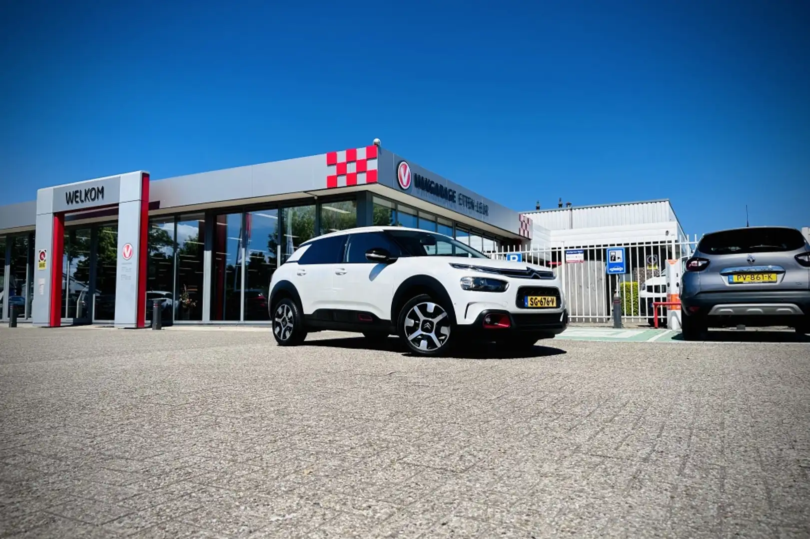 Citroen C4 Cactus 1.2 130PK Shine / PANO / CAMERA / CLIMA / CRUISE Weiß - 2