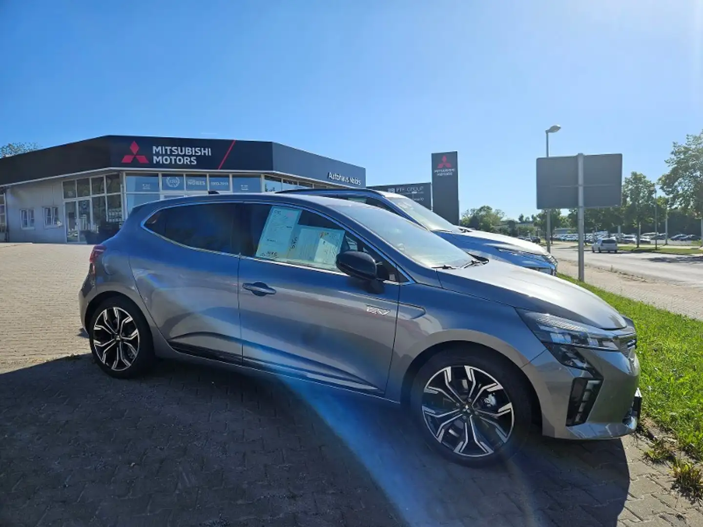 Mitsubishi Colt EDITION 1.6 Hybrid Gris - 2