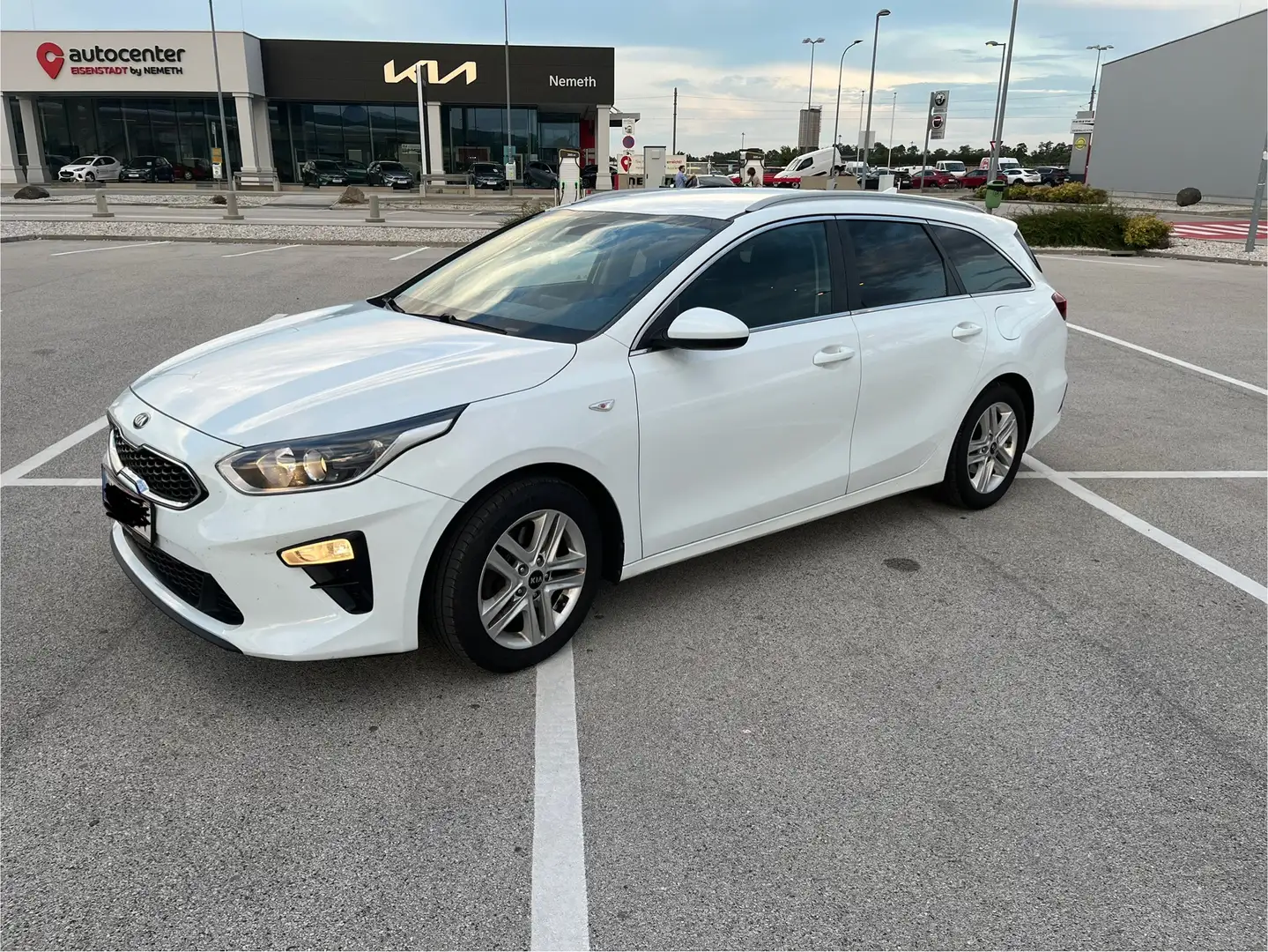 Kia Ceed SW / cee'd SW 1,4 MPI Silber - 1