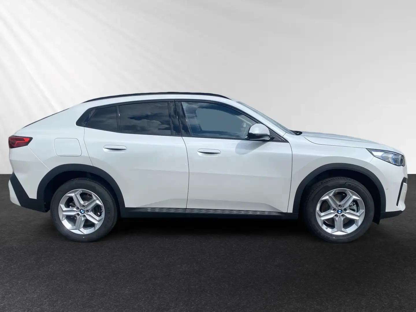 BMW X2 sDrive20i AHK|Driving&ParkingAssistant|LED Weiß - 2