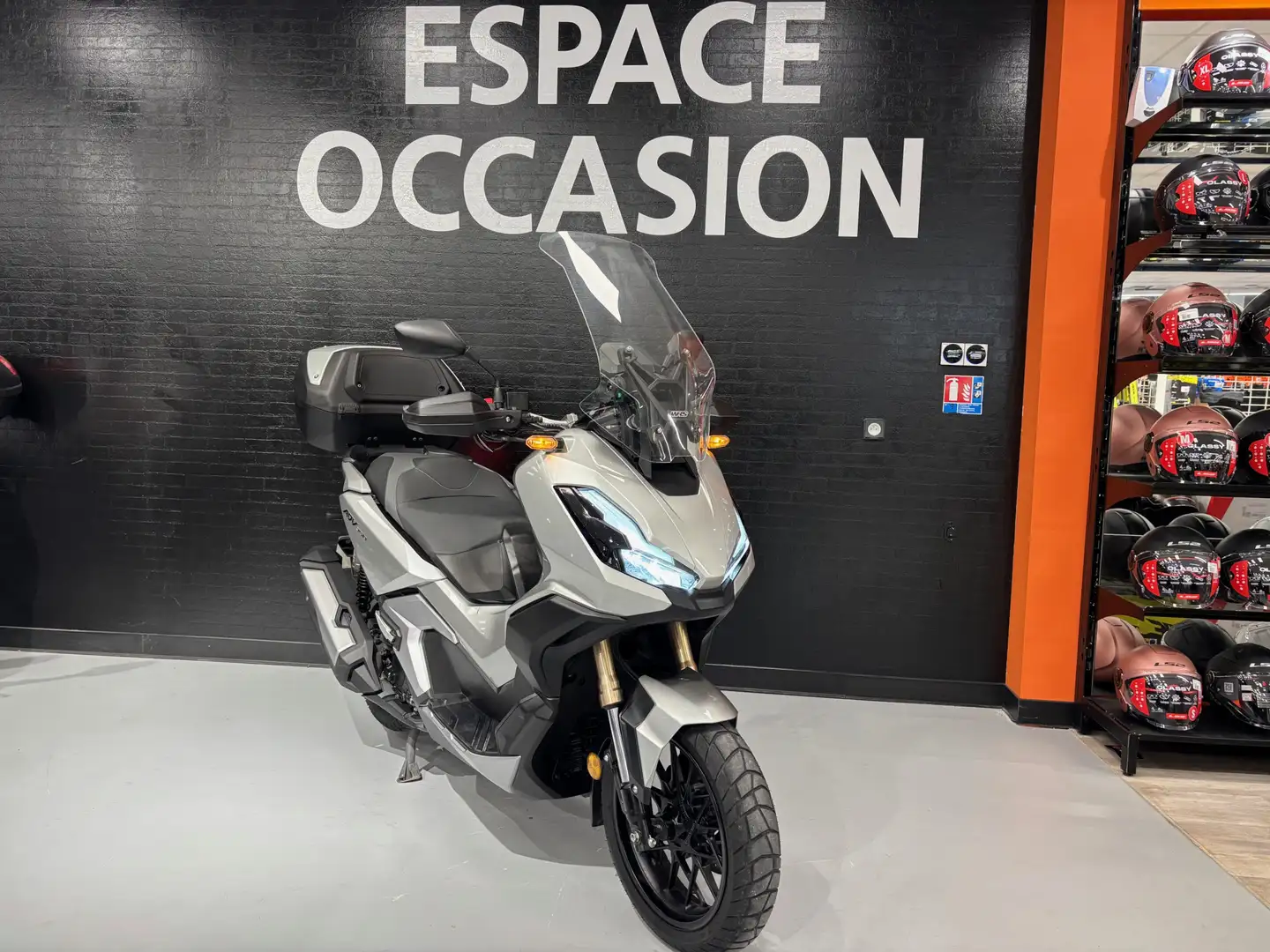 Honda ADV 350 Серый - 1
