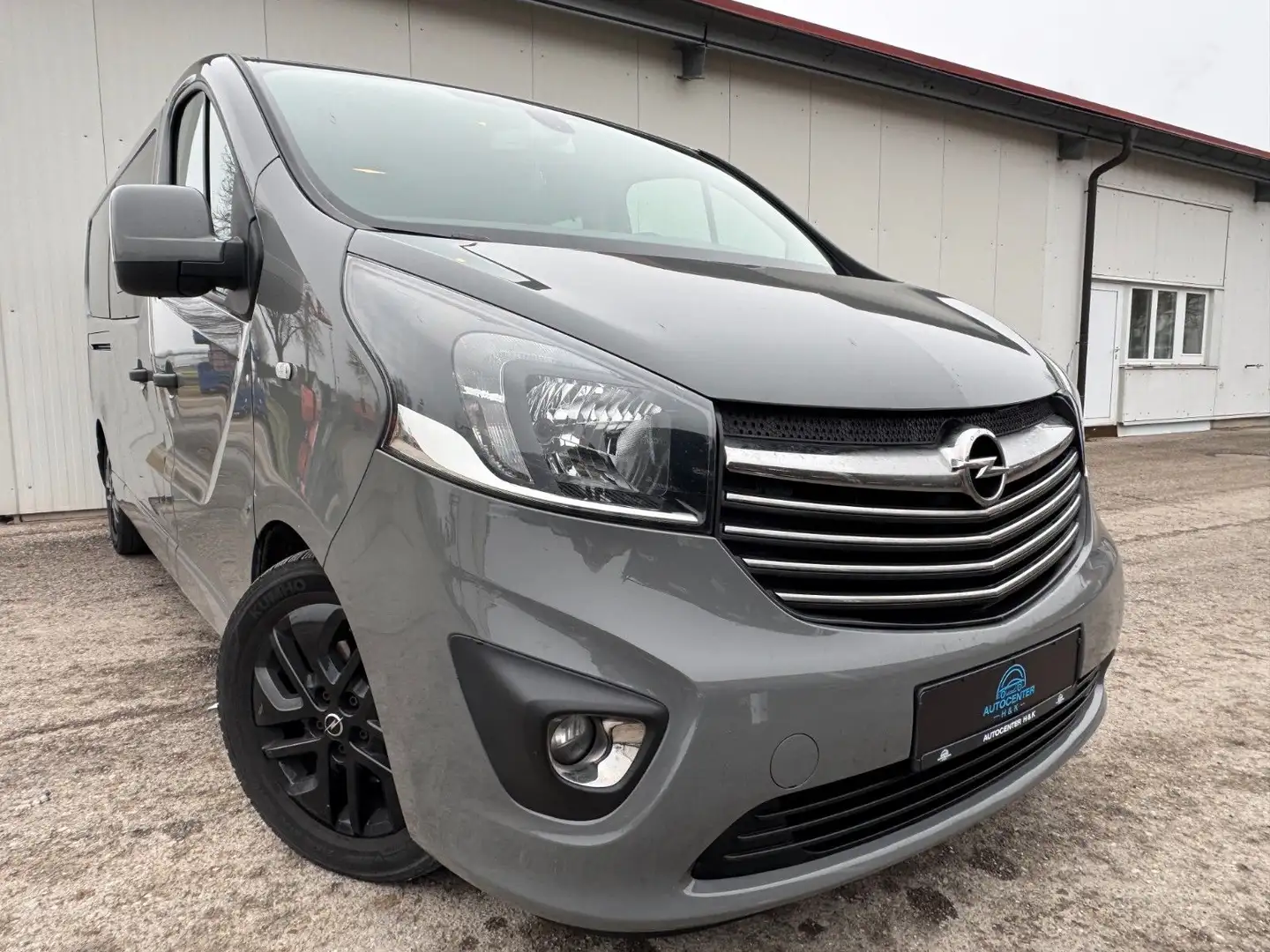 Opel Vivaro B Combi SPORT *NAVI*LED*AHK*KAM*TOUCH* Grijs - 1