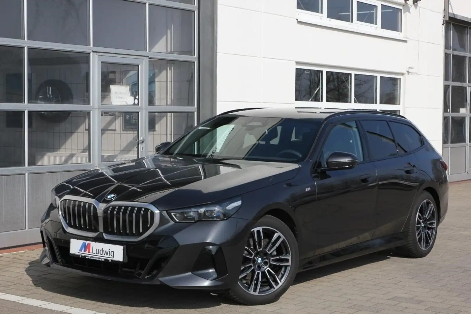 BMW 520 d xDrive M Sportpaket Head-Up HK HiFi DAB Grau - 1