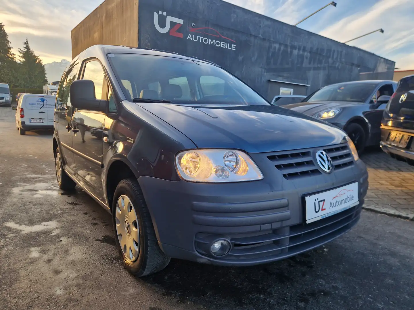Volkswagen Caddy AKTION *** 7.Sitzer *** Life Grau - 2