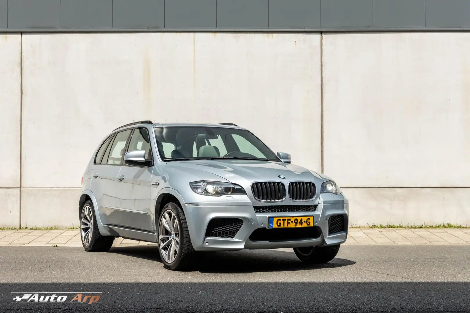 BMW X5 4.4i M Blauw - 1
