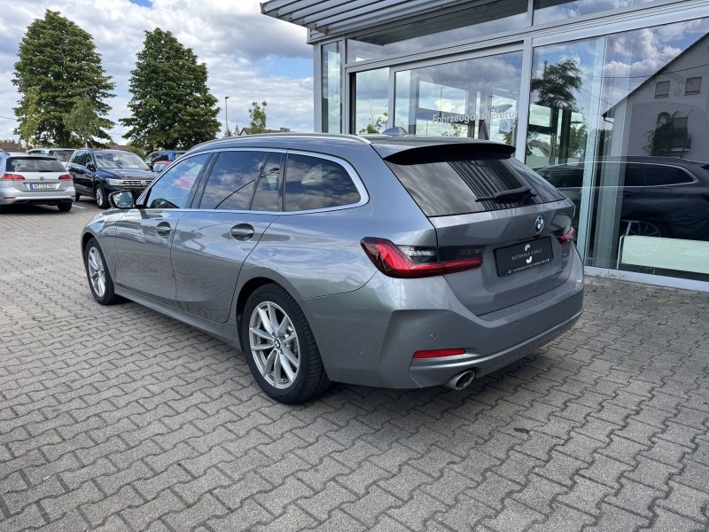 BMW 330 d Mildh.Touring Facelift Teil-Leder Navi LED Kamer — photo 5