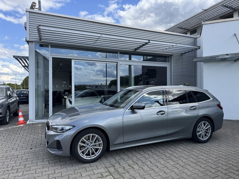 BMW 330 d Mildh.Touring Facelift Teil-Leder Navi LED Kamer — photo 4