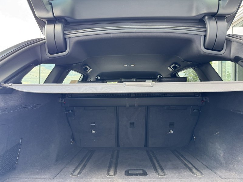 BMW 330 d Mildh.Touring Facelift Teil-Leder Navi LED Kamer — photo 9