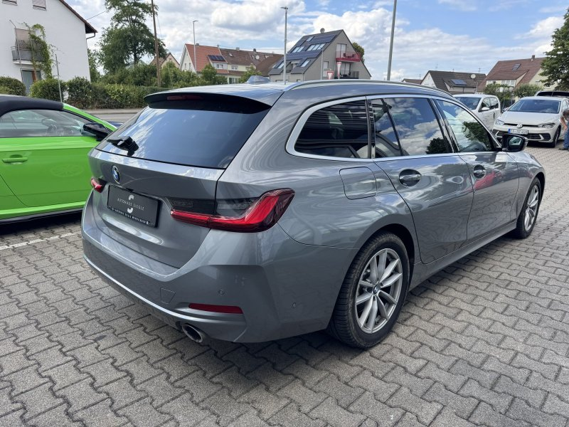 BMW 330 d Mildh.Touring Facelift Teil-Leder Navi LED Kamer — photo 7