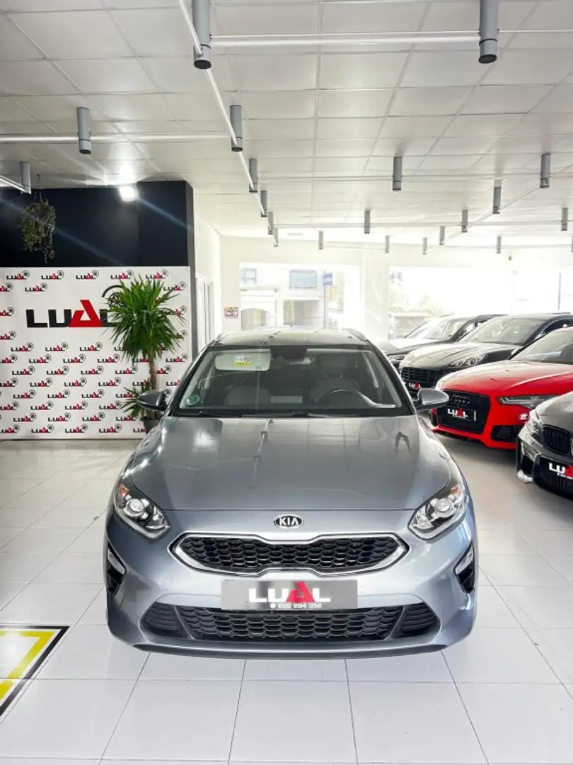 Kia Ceed / cee'd Tourer 1.6CRDi Eco-Dynamics Tech 136 Gris - 2