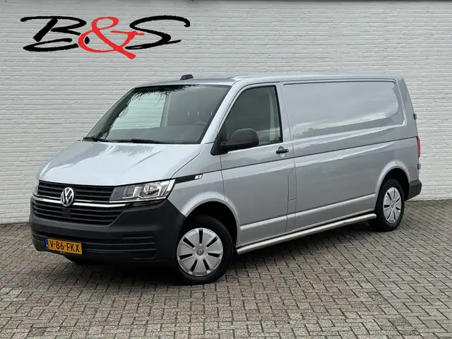 Volkswagen Transporter 2.0 TDI L2H1 28 Highline Trekhaak 3 Zits Pdc v+a N