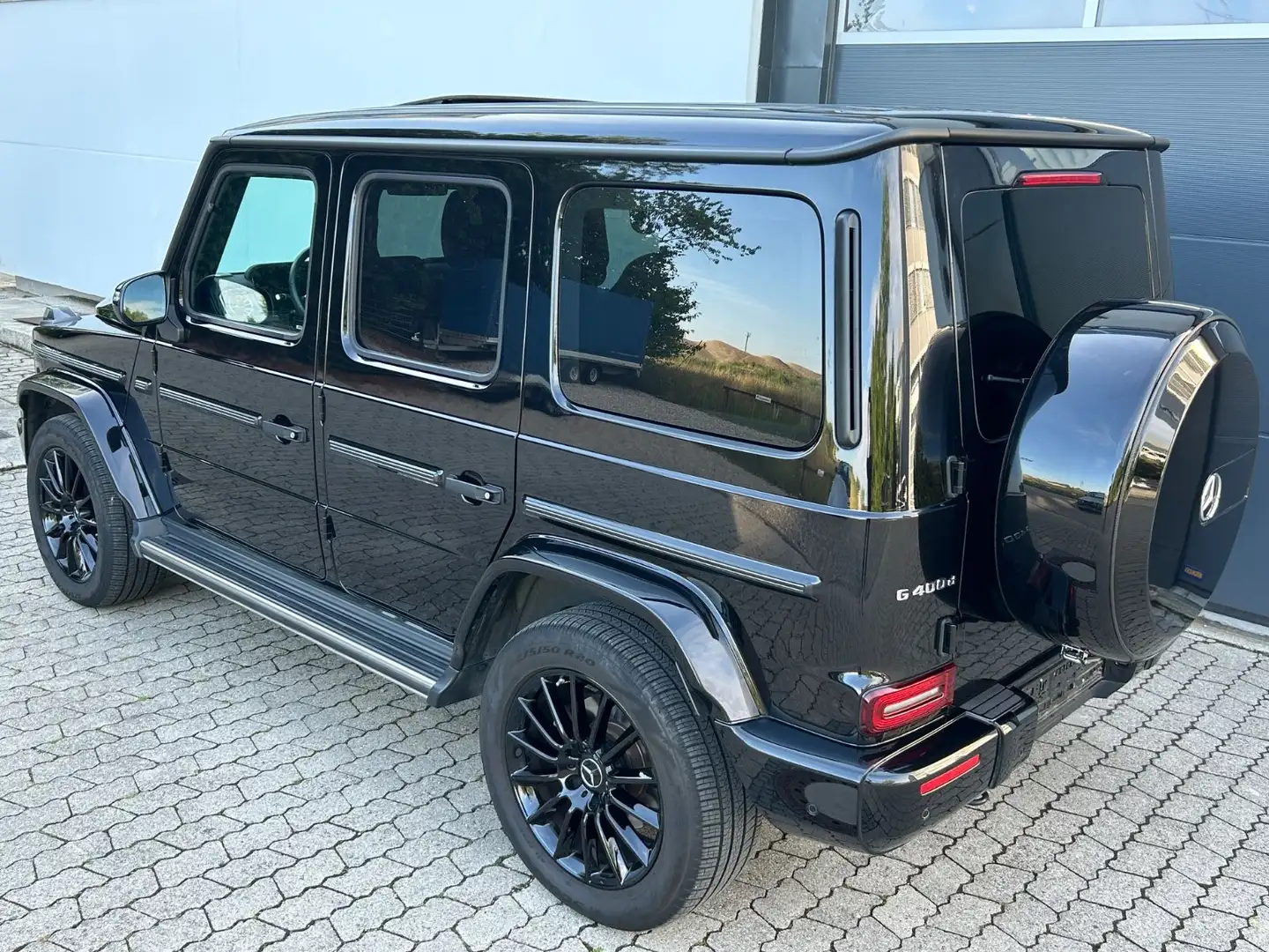 Mercedes-Benz G 400 d AMG*SCHIEBEDACH*BURMESTER*NIGHTPAKET Noir - 2