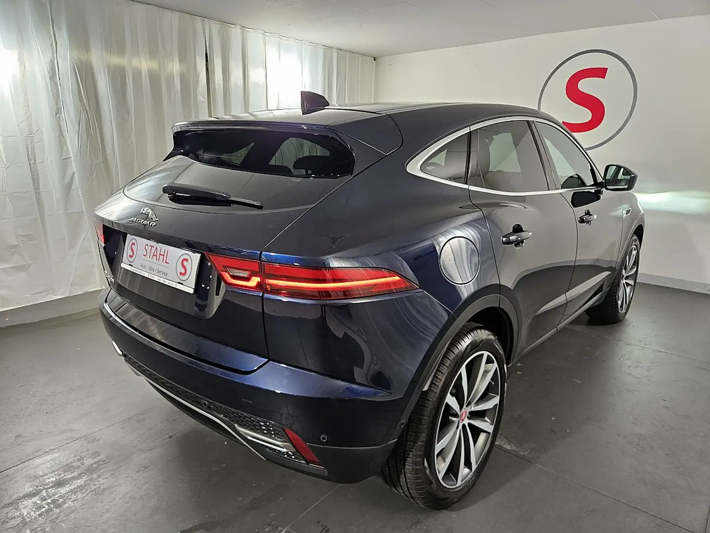 Jaguar E-Pace 2.0DI4 D165 AWD S Aut. | Auto Stahl Wien 23 Blue - 2