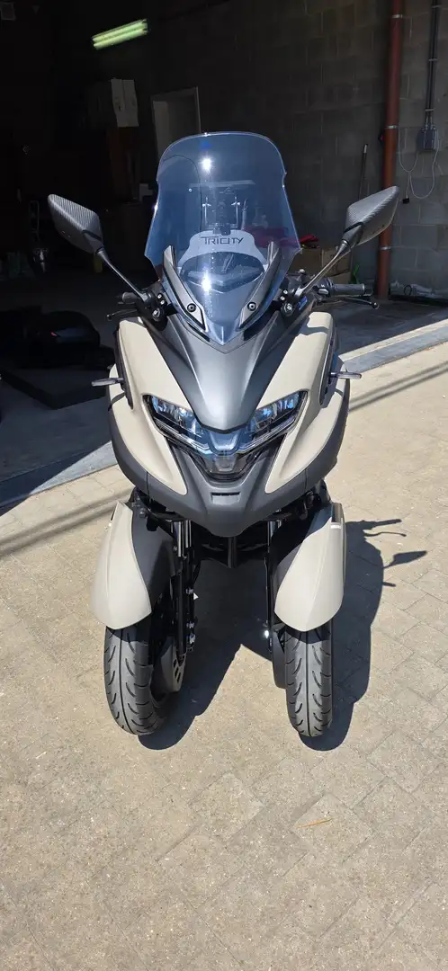 Yamaha TriCity 300cc Beige - 1