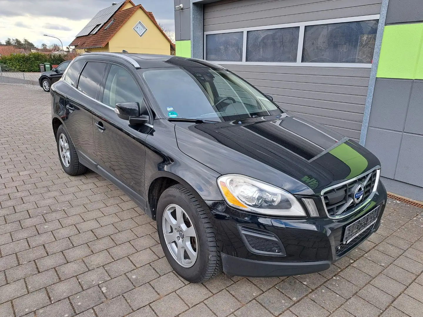 Volvo XC60 Summum AWD "Navi-Panorama-Xenon" Schwarz - 2