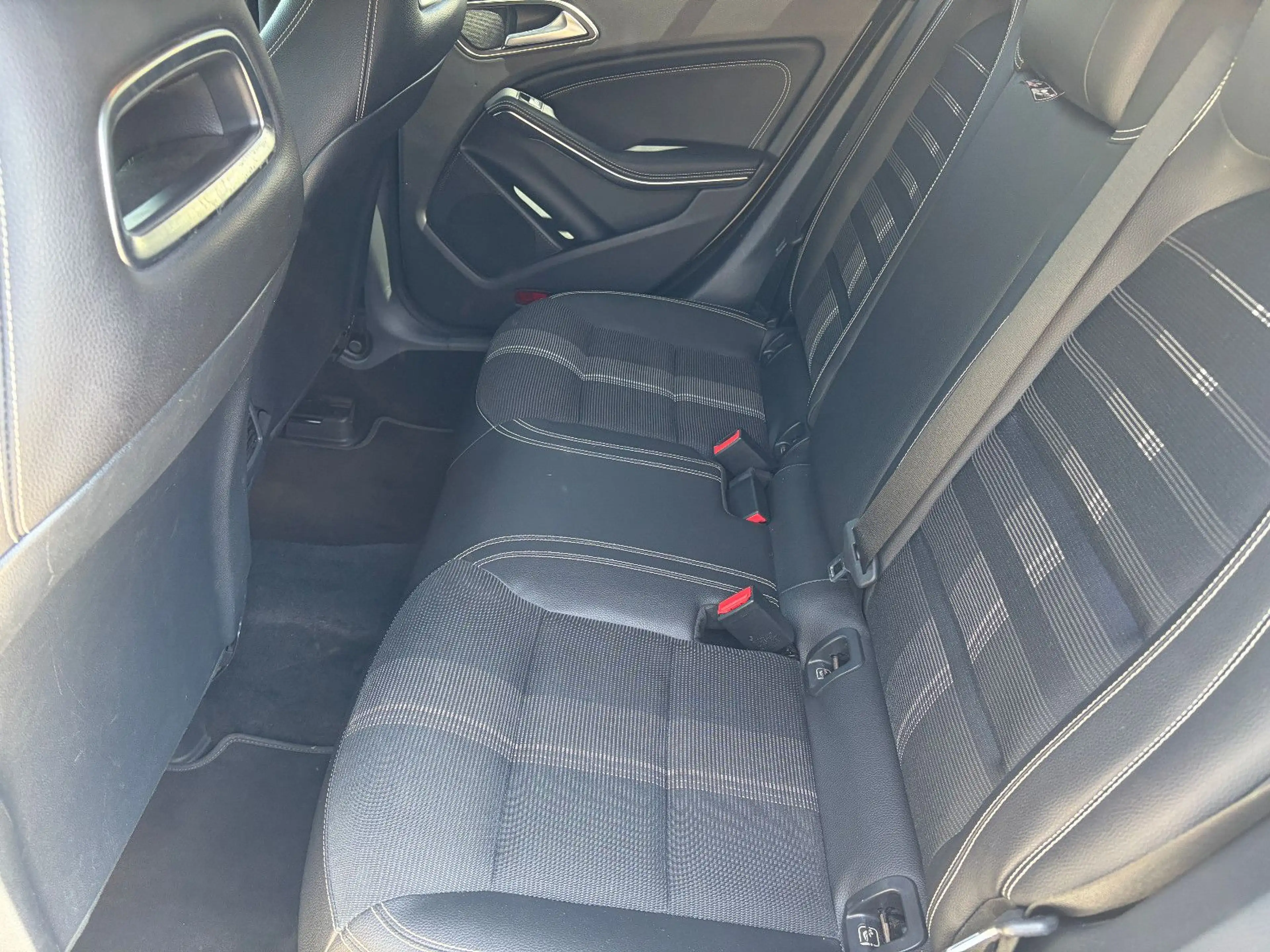 Mercedes-Benz CLA 220 4Matic — photo 15