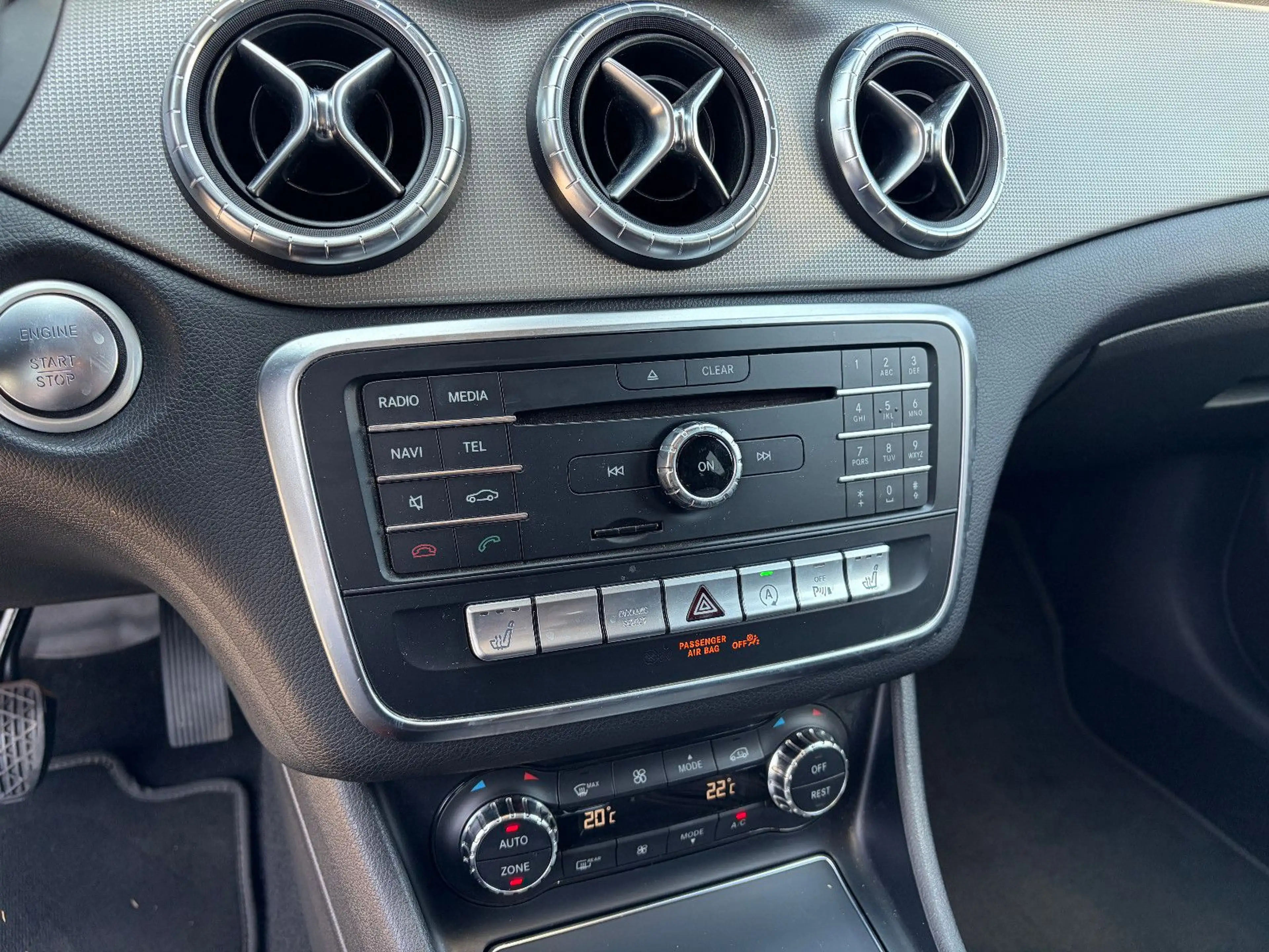Mercedes-Benz CLA 220 4Matic — photo 13