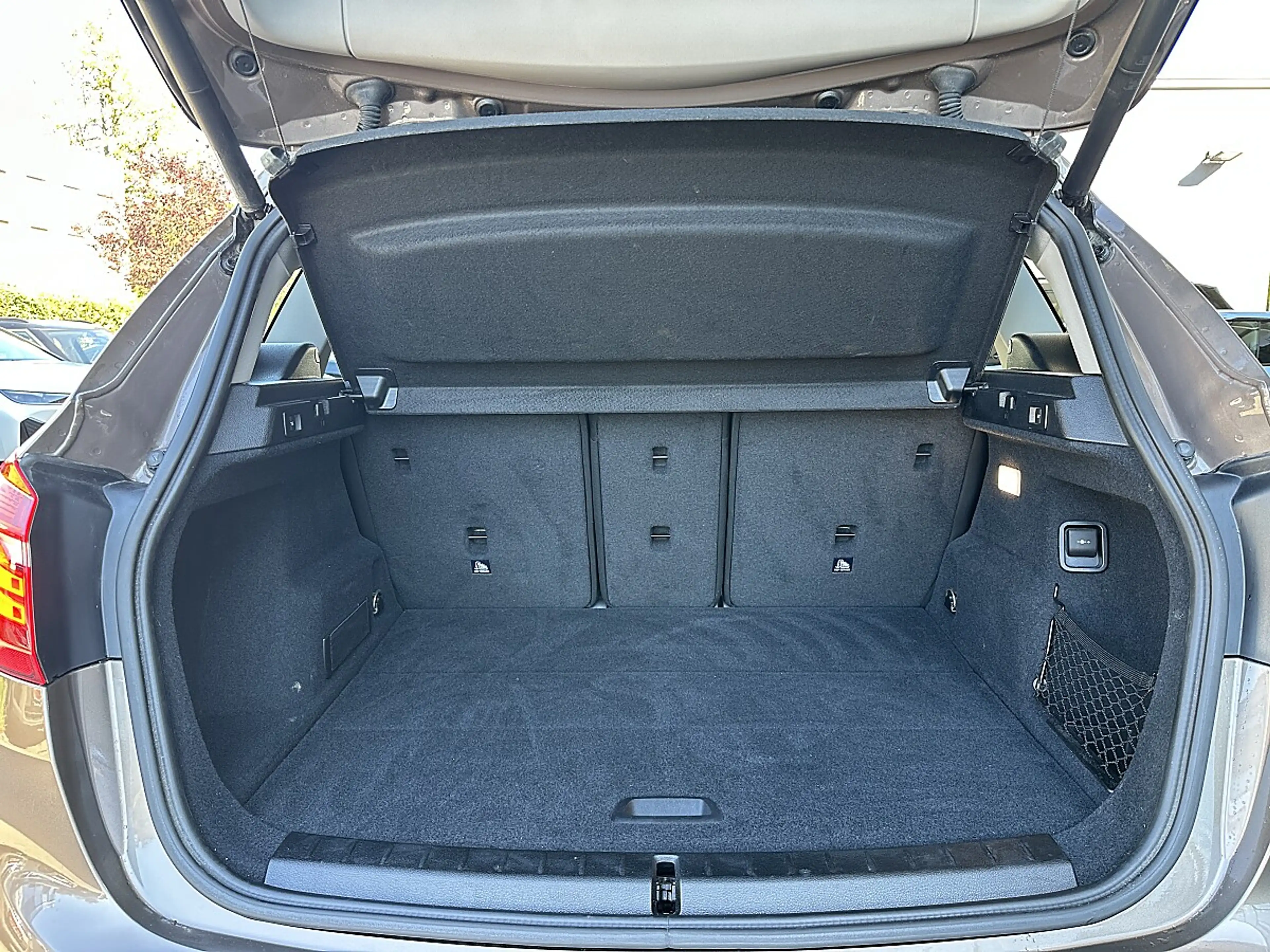 BMW 216 i Active Tourer — photo 11