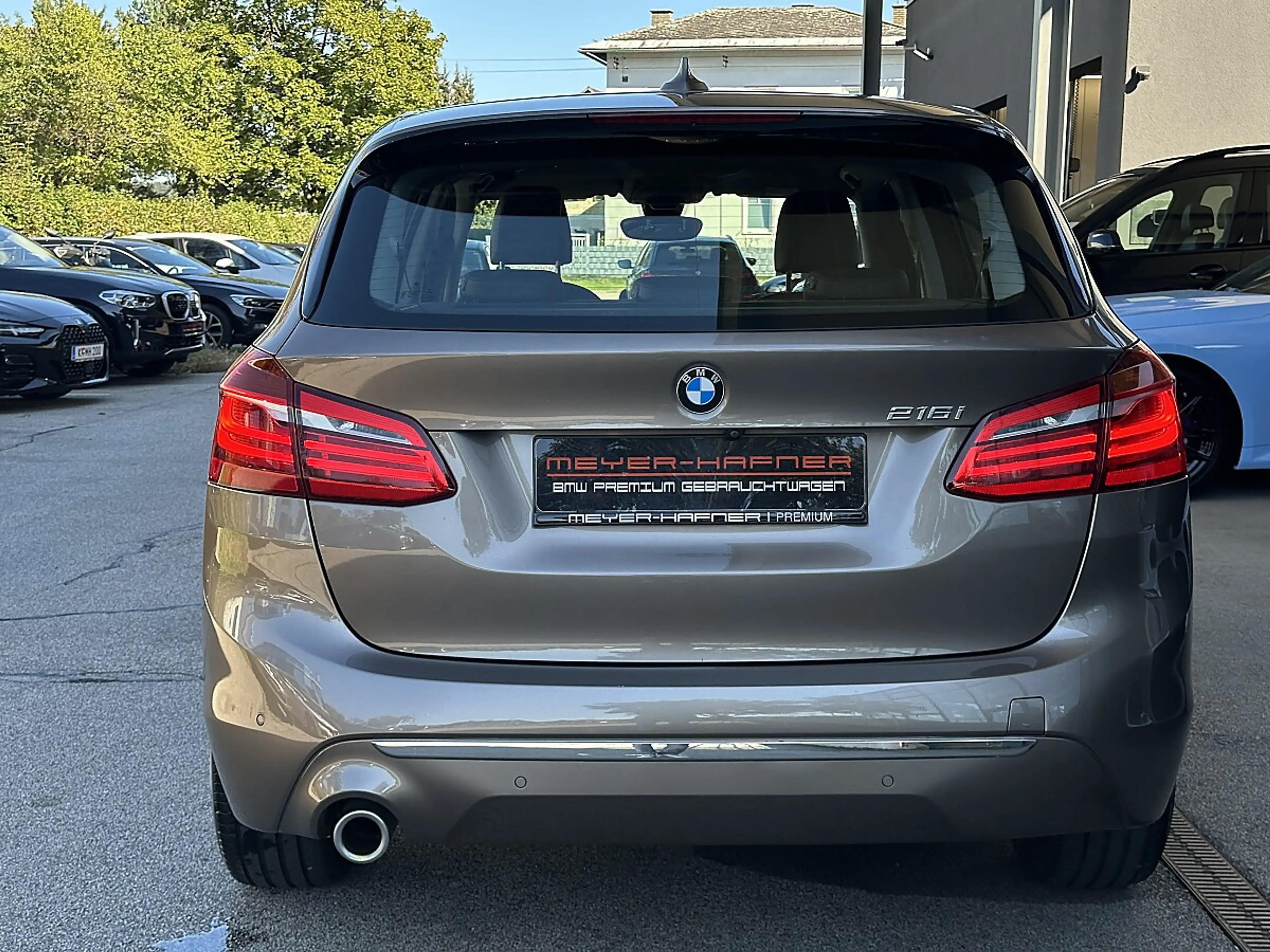 BMW 216 i Active Tourer — photo 9
