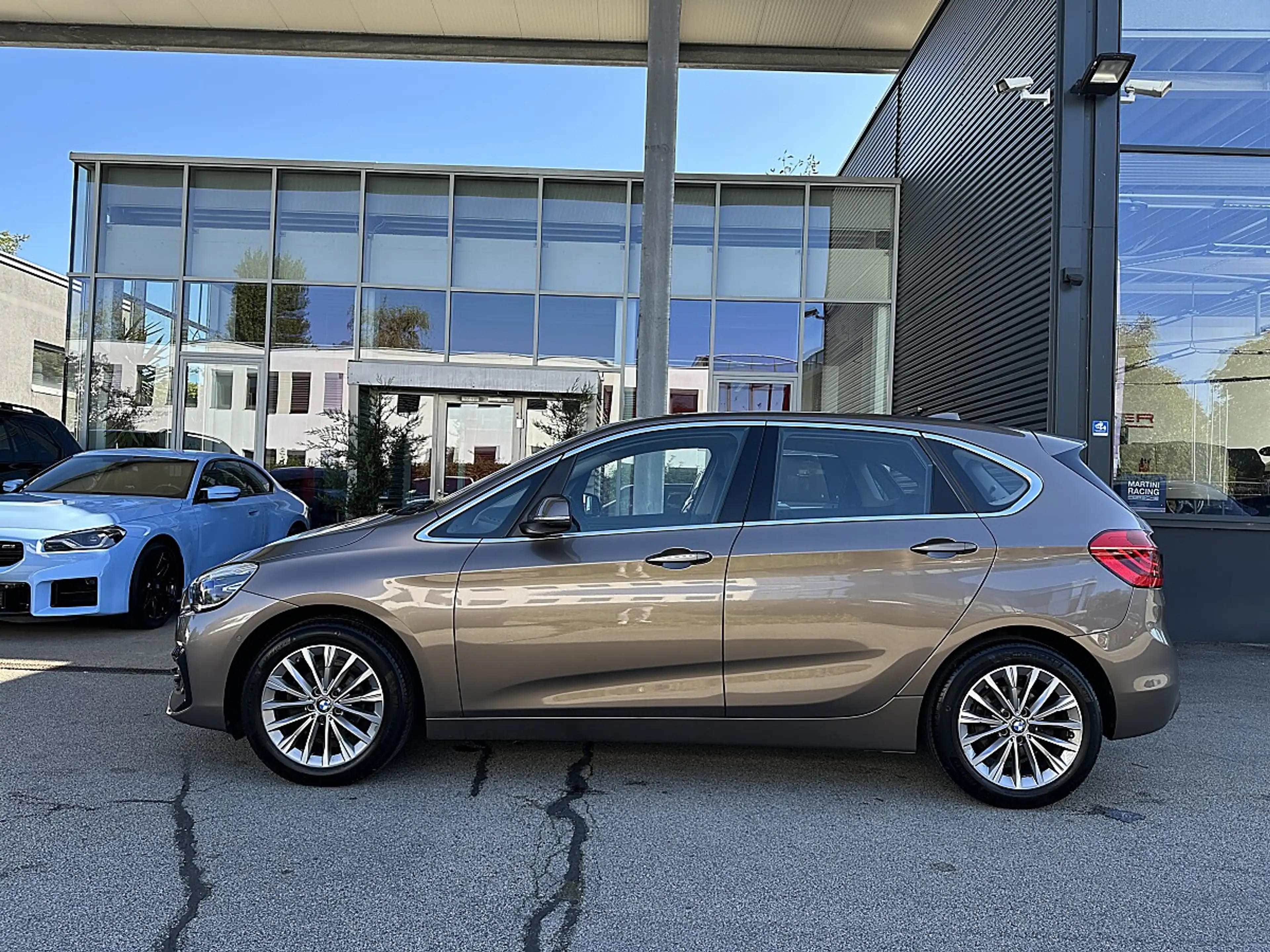 BMW 216 i Active Tourer — photo 6