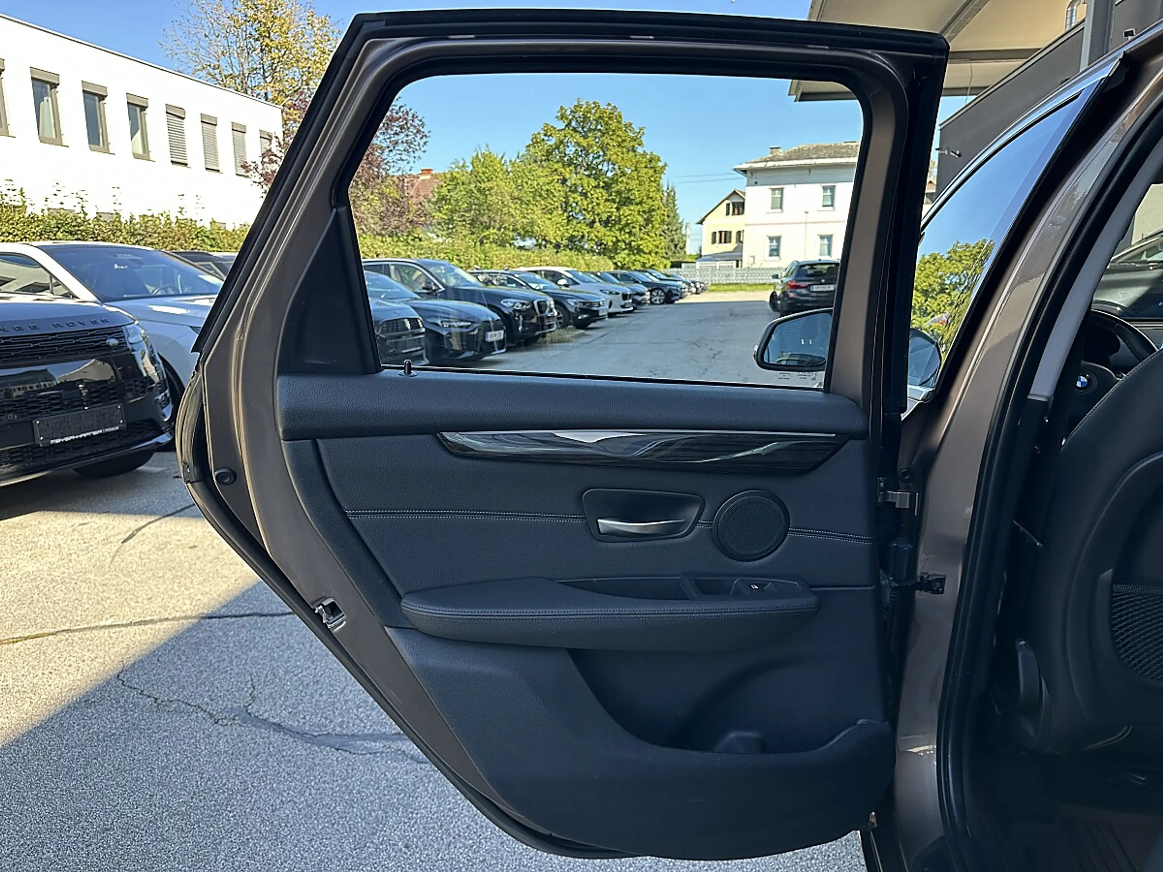 BMW 216 i Active Tourer — photo 12