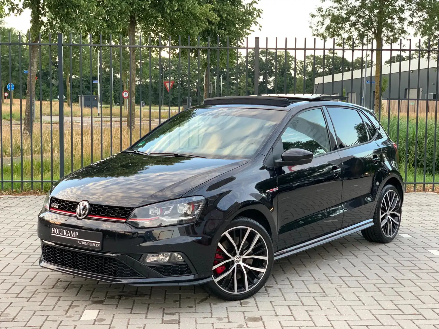 Volkswagen Polo GTI 1.8 TSI | DSG | PANO | CRUISE | KLIMA | VOL! Zwart - 1