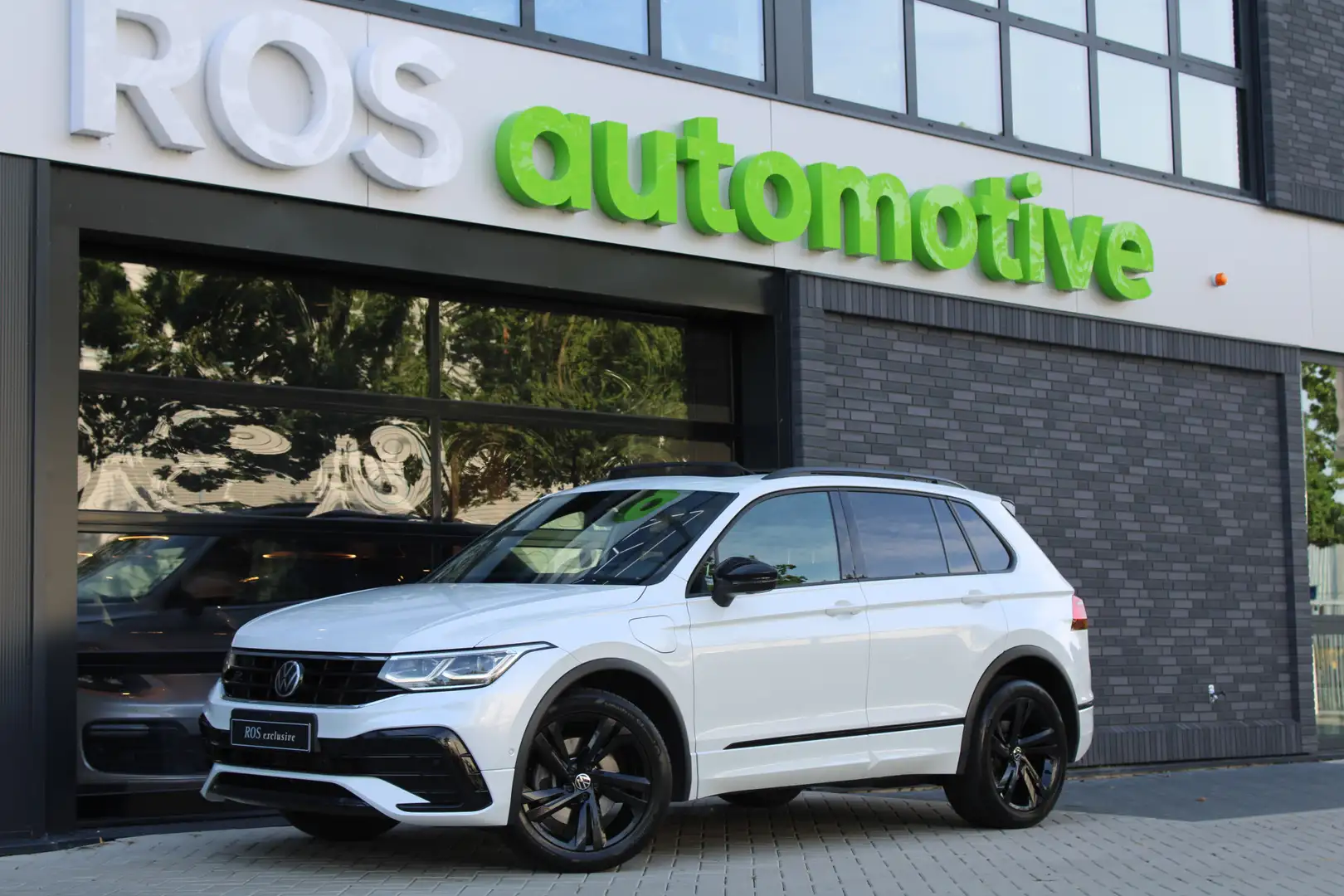 Volkswagen Tiguan 1.4 TSI eHybrid R-Line Business+ | PANO | HUD | 36 Wit - 1
